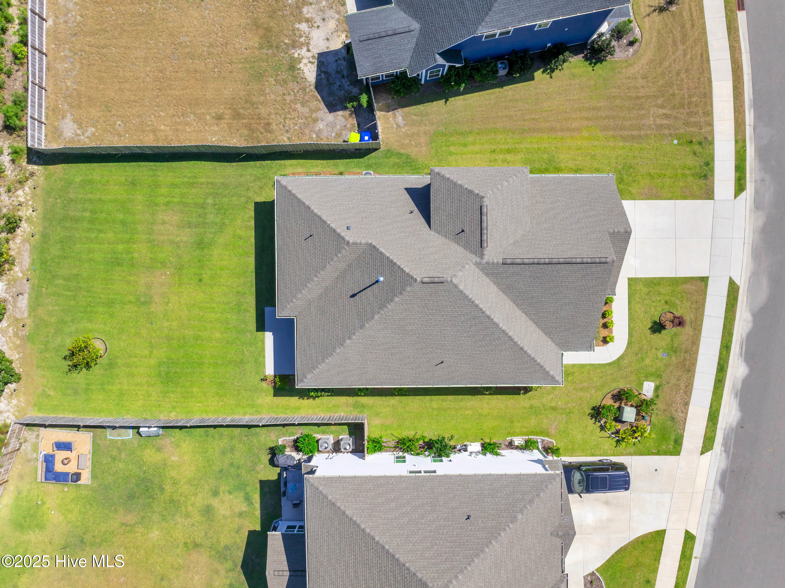 100532615 | Photo 46