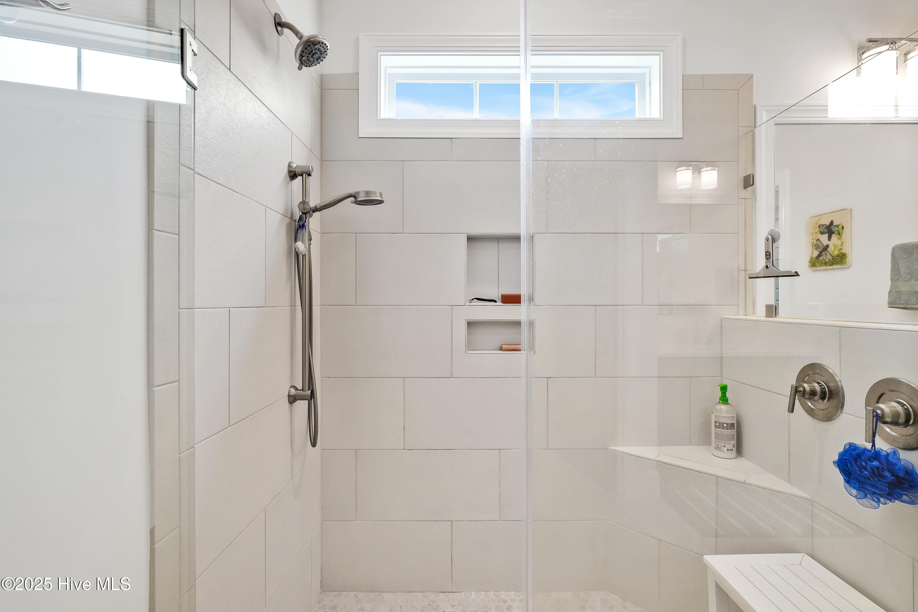 100508113 | Photo 18