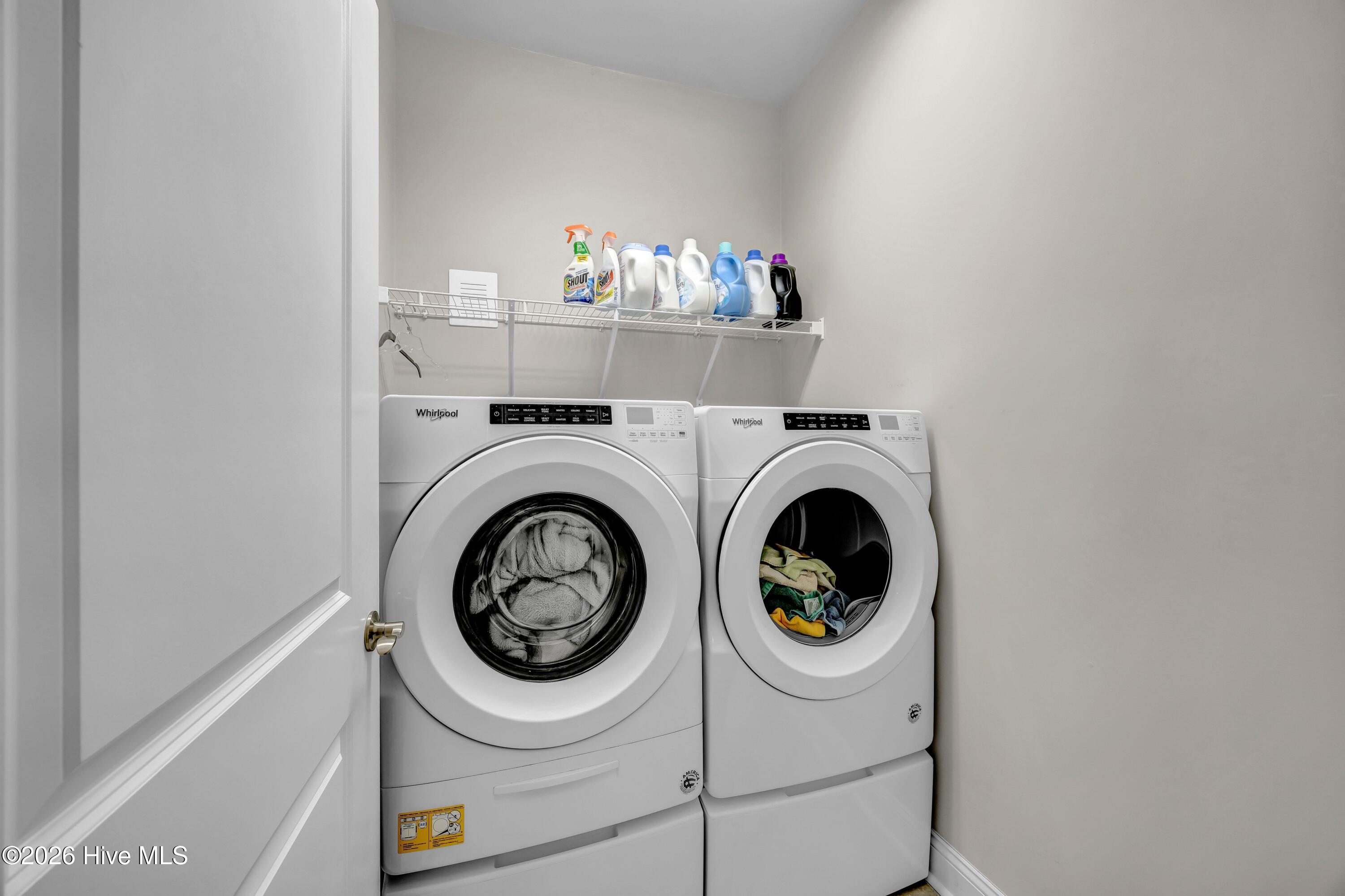 100561107 | Photo 26