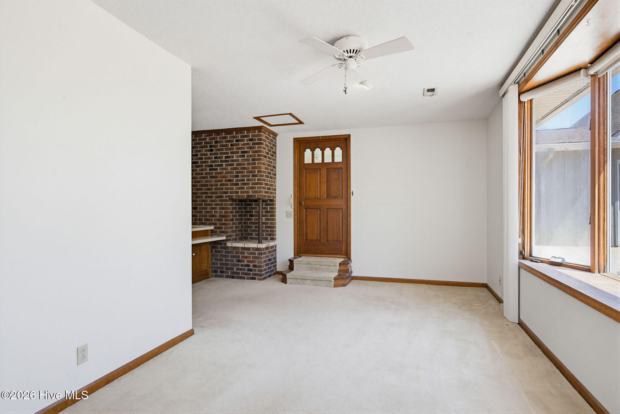 100568983 | Photo 29