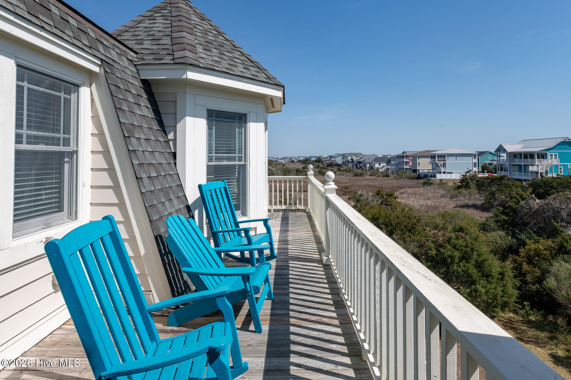 100562037 | Photo 57