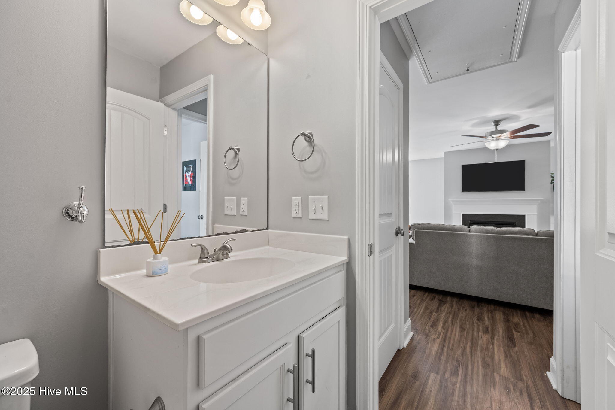 100536269 | Photo 30