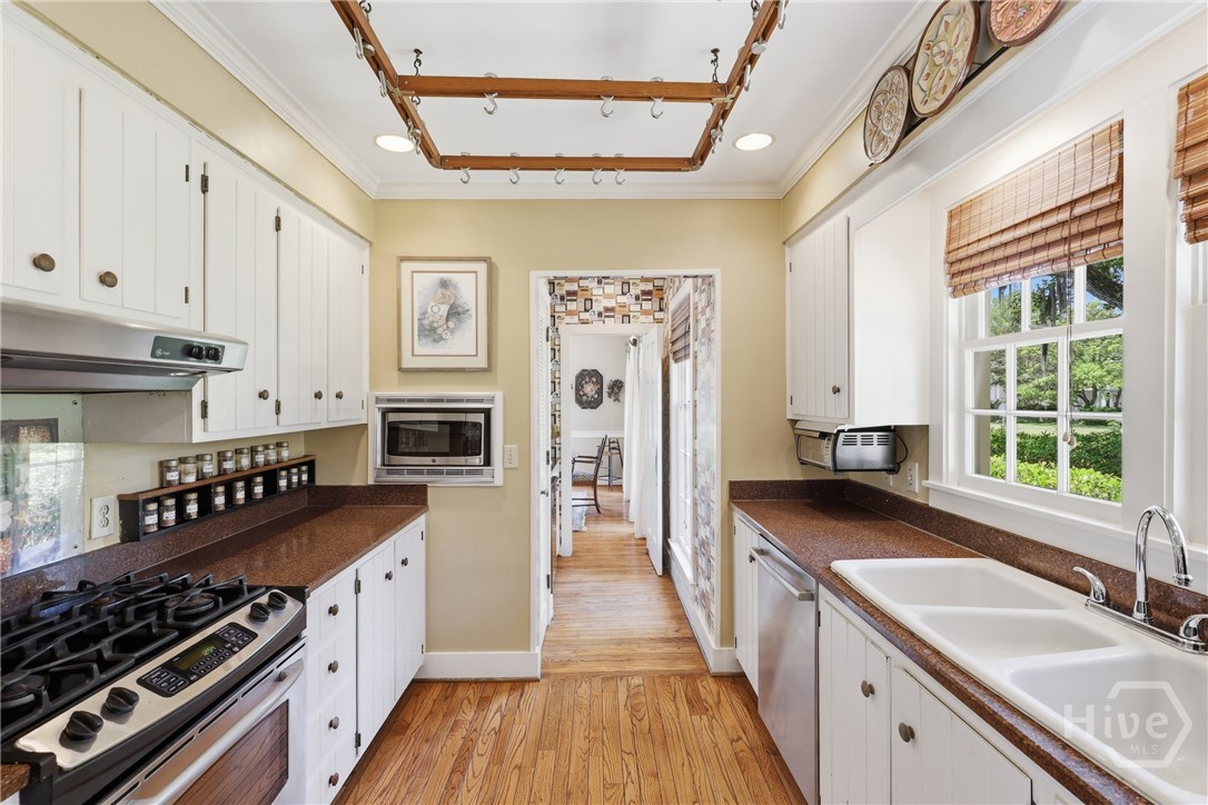 402 E 44th Street, Savannah, GA, 31405