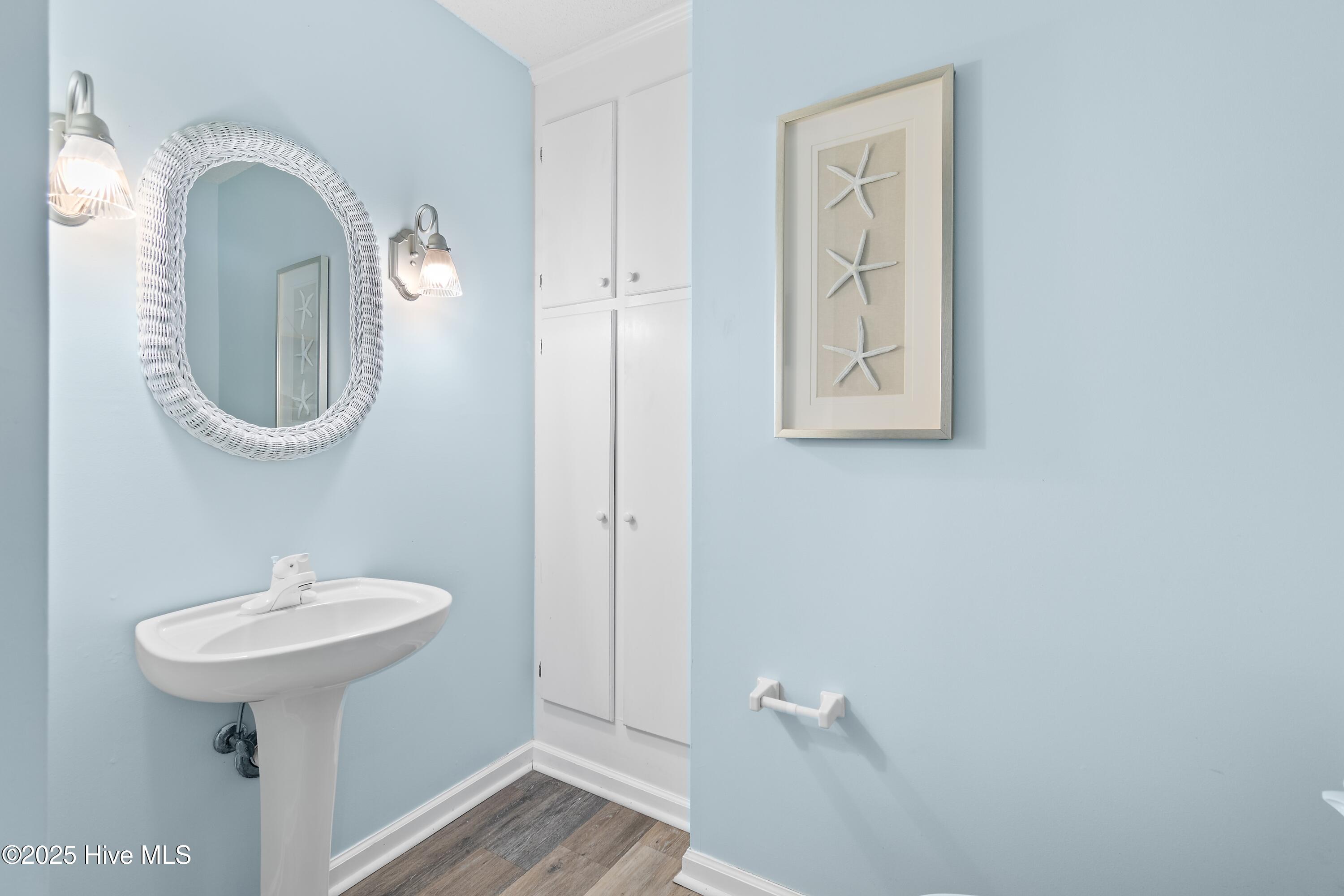 100558310 | Photo 41