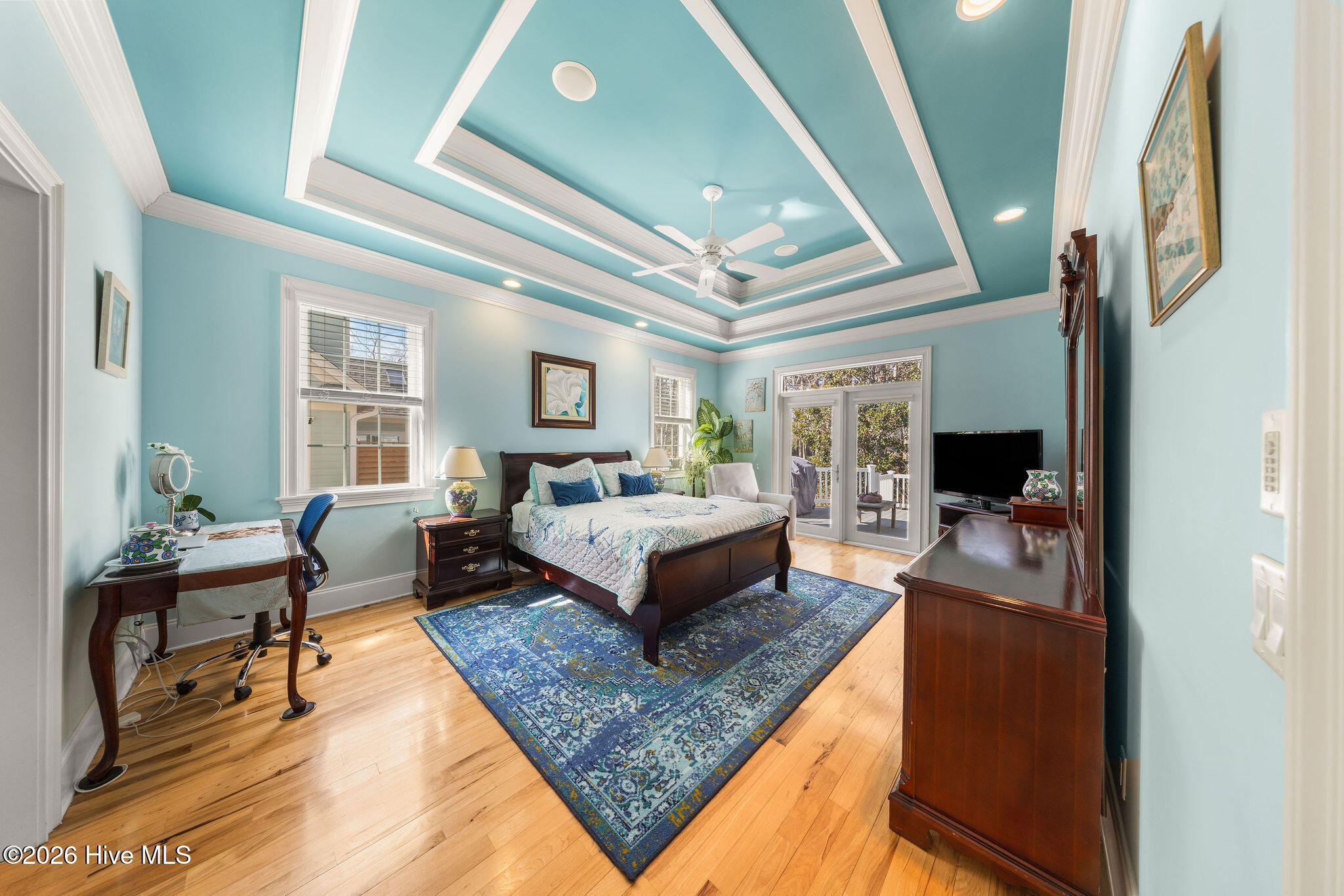 100557018 | Photo 32