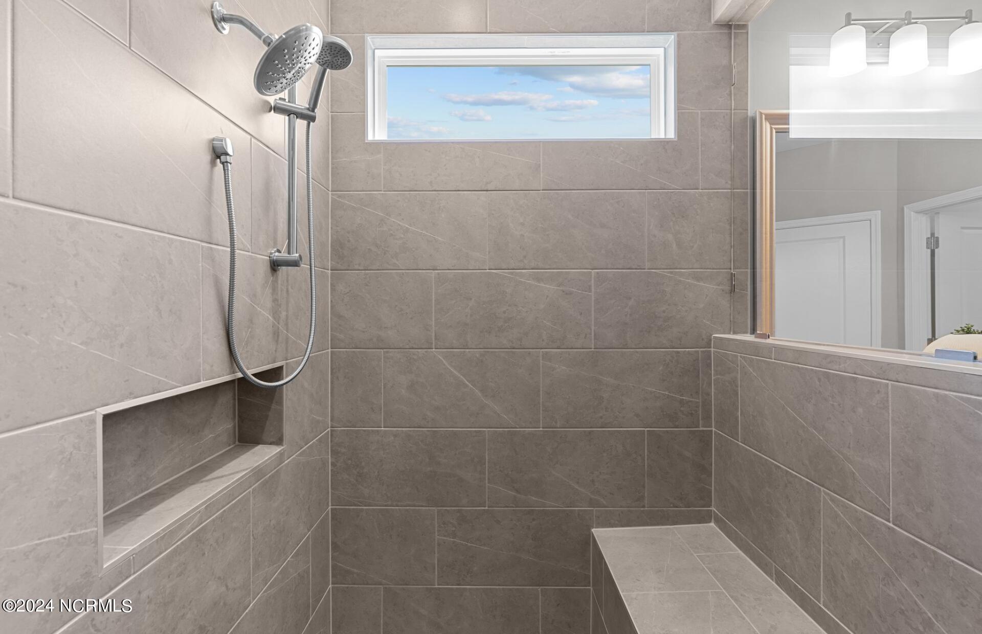 100535011 | Photo 22