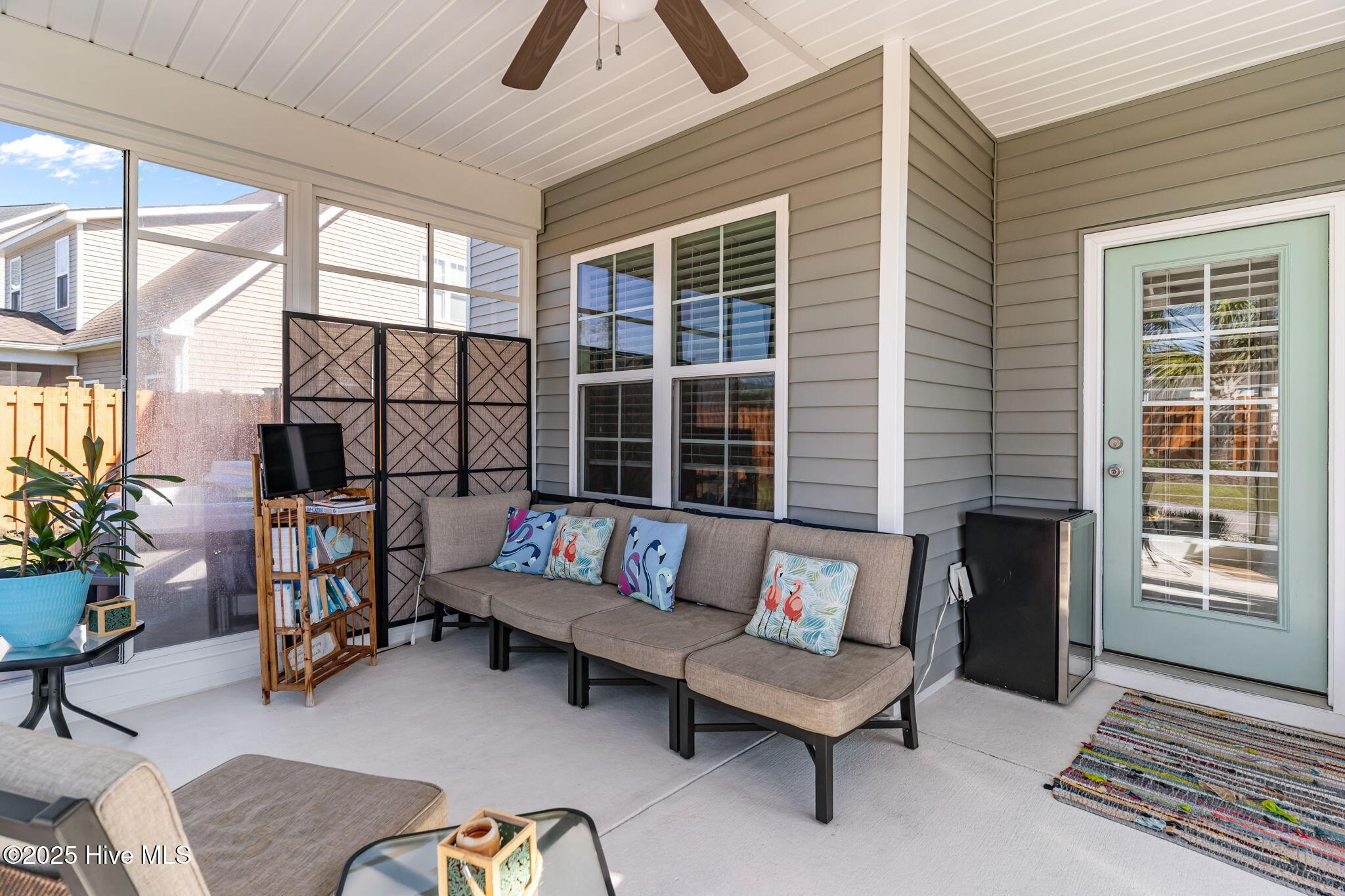 100537762 | Photo 35