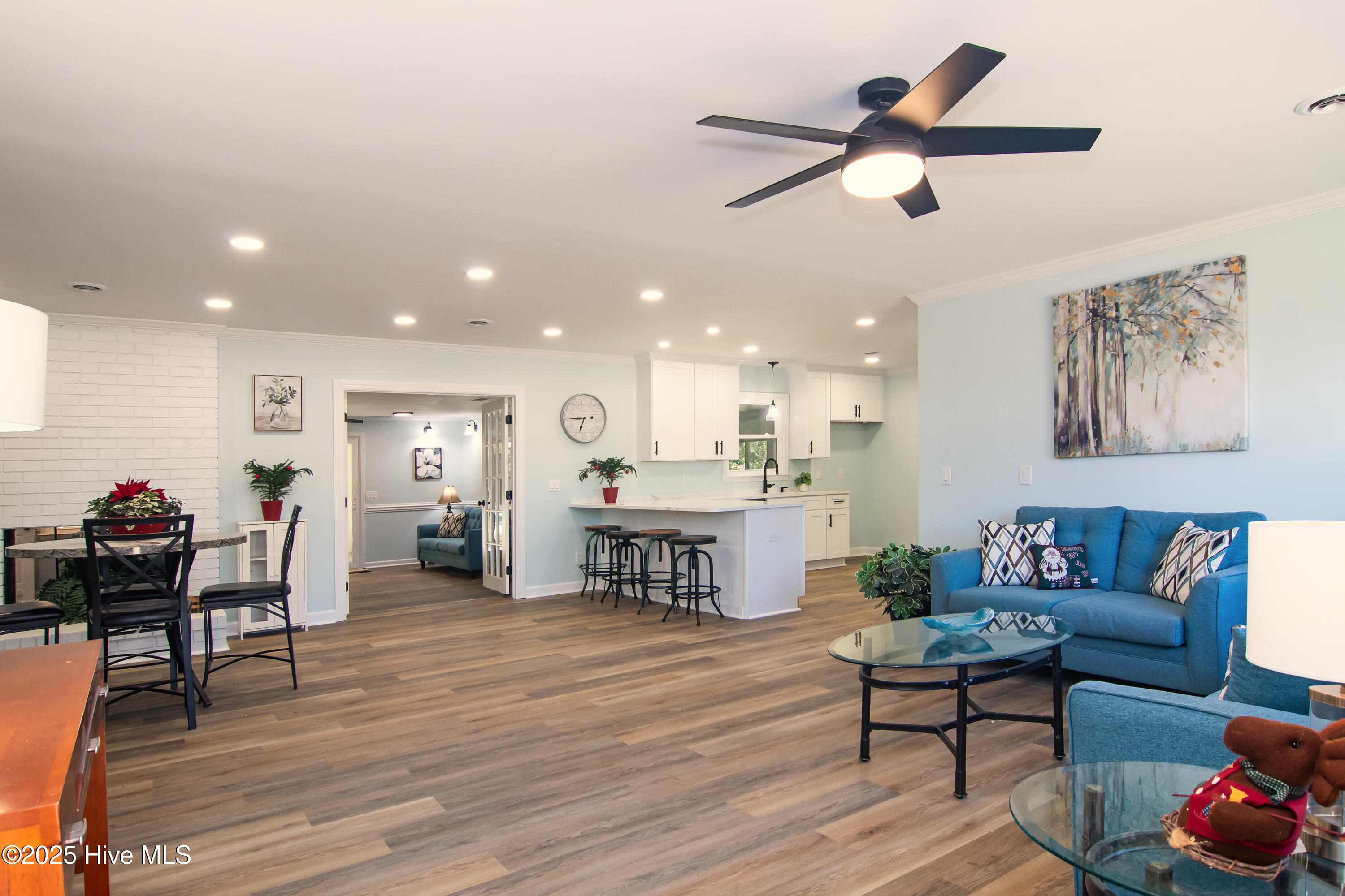 100545586 | Photo 14