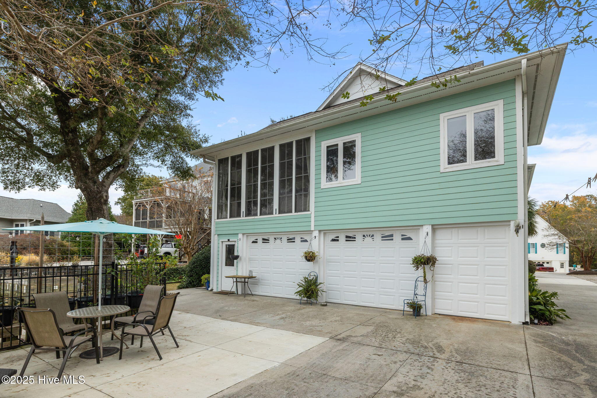 100540385 | Photo 42