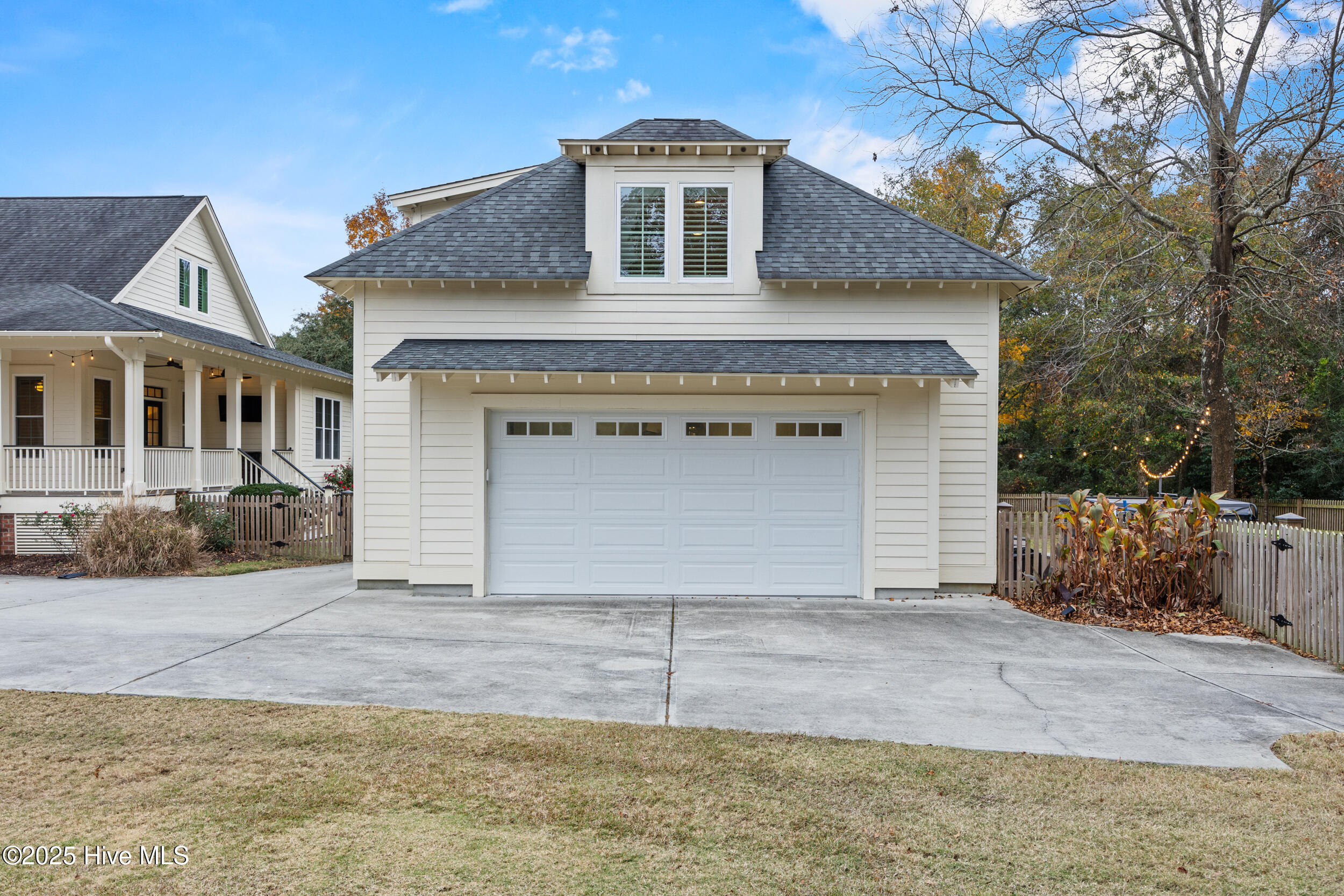 100570509 | Photo 62