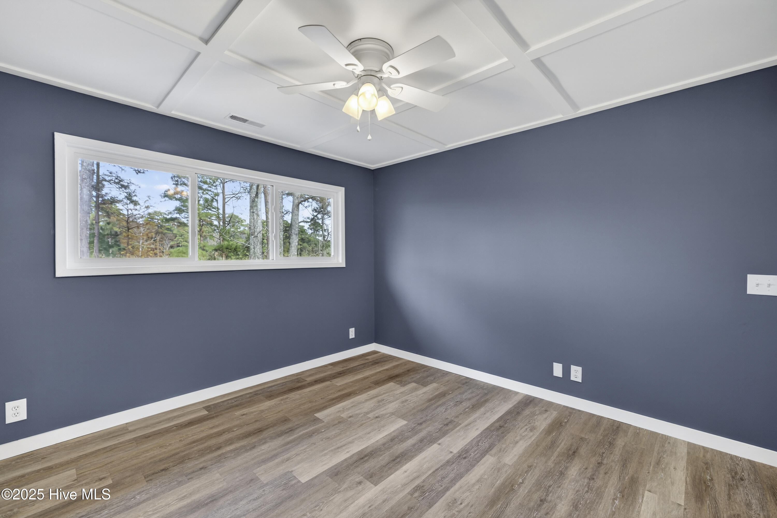 100543749 | Photo 25