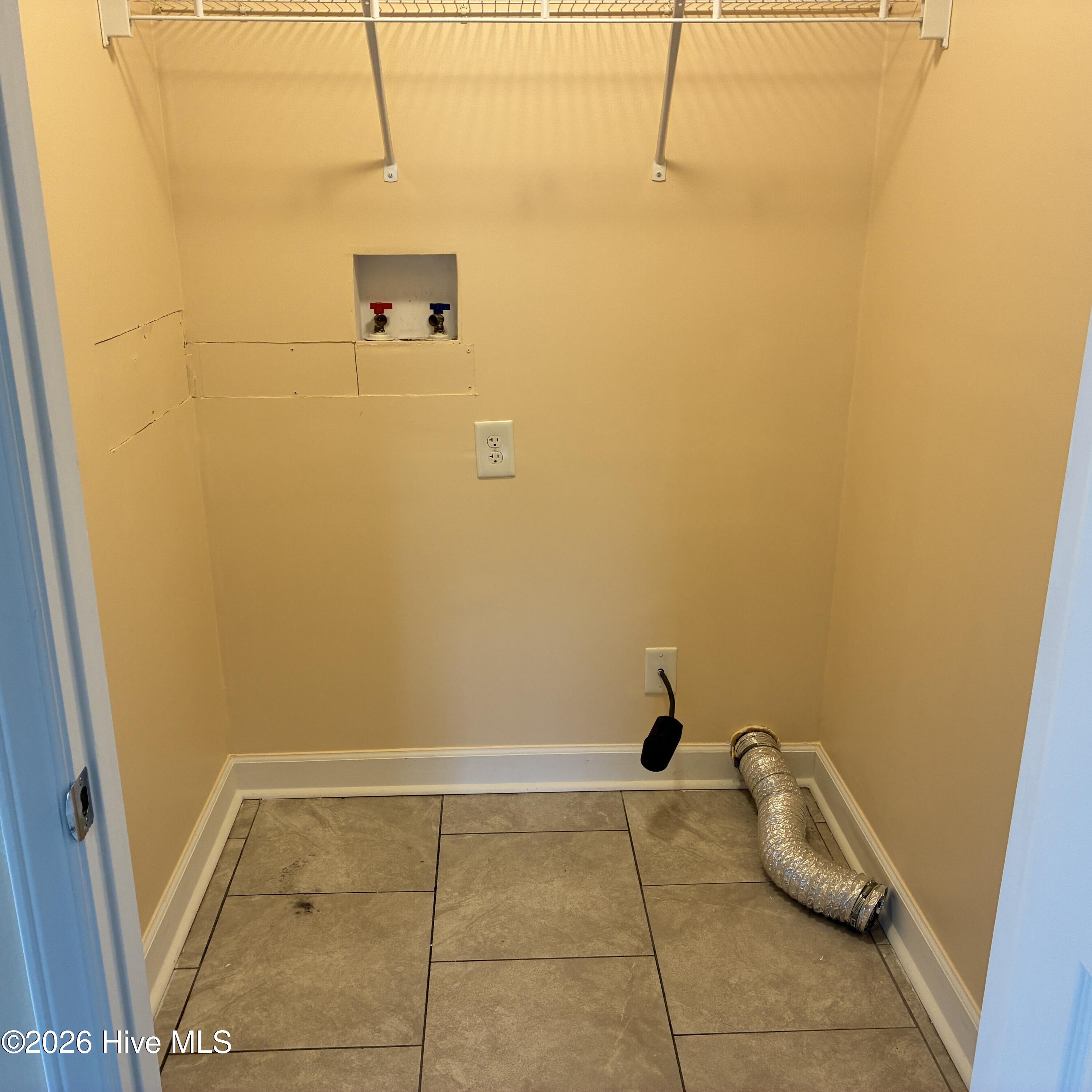 100560744 | Photo 38