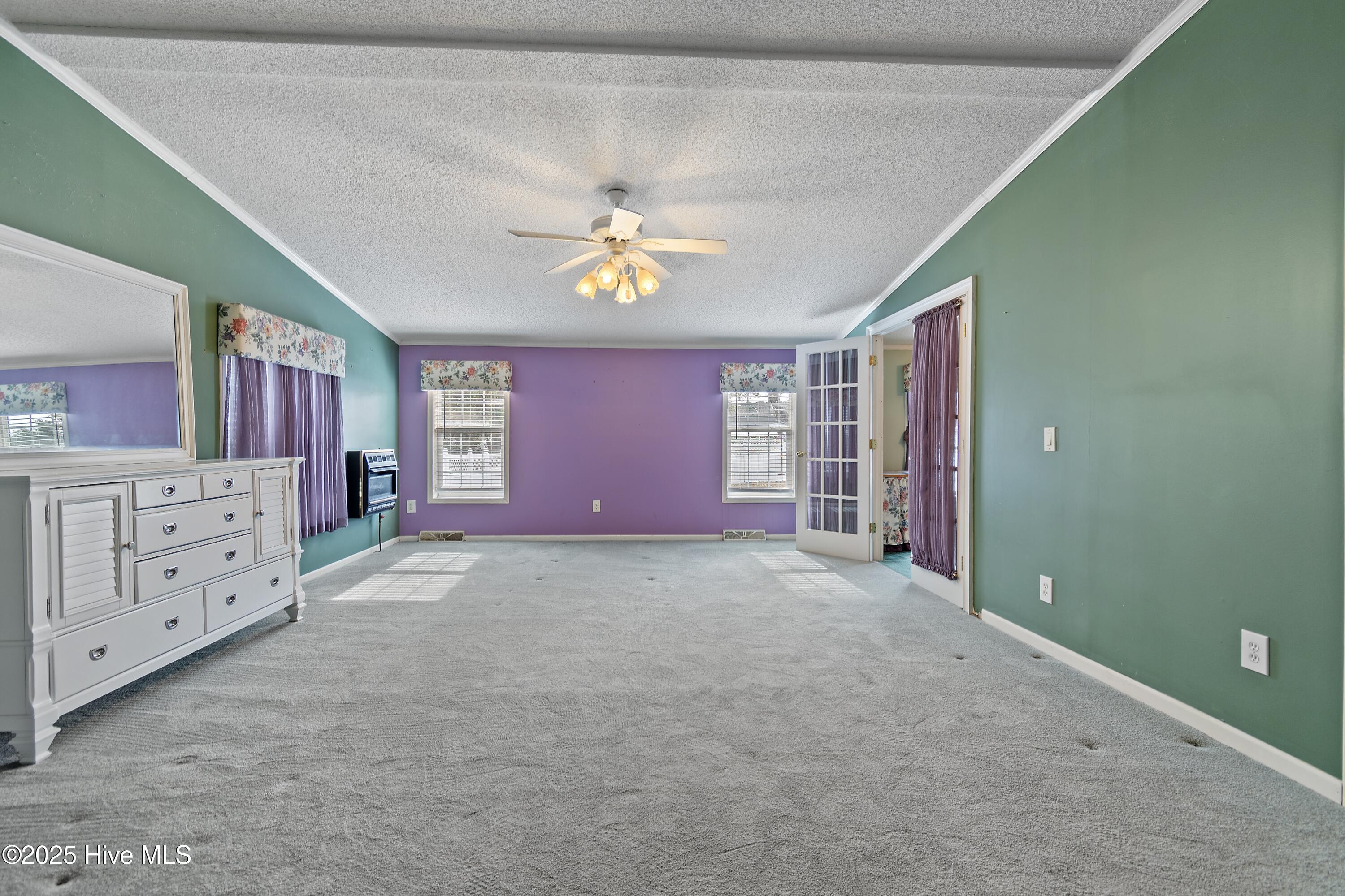 100542412 | Photo 30