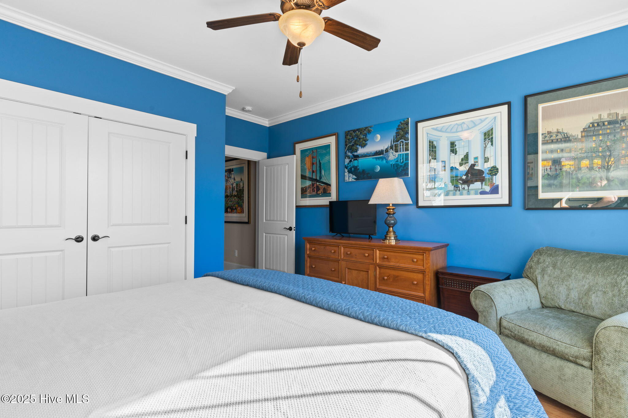 100569449 | Photo 53