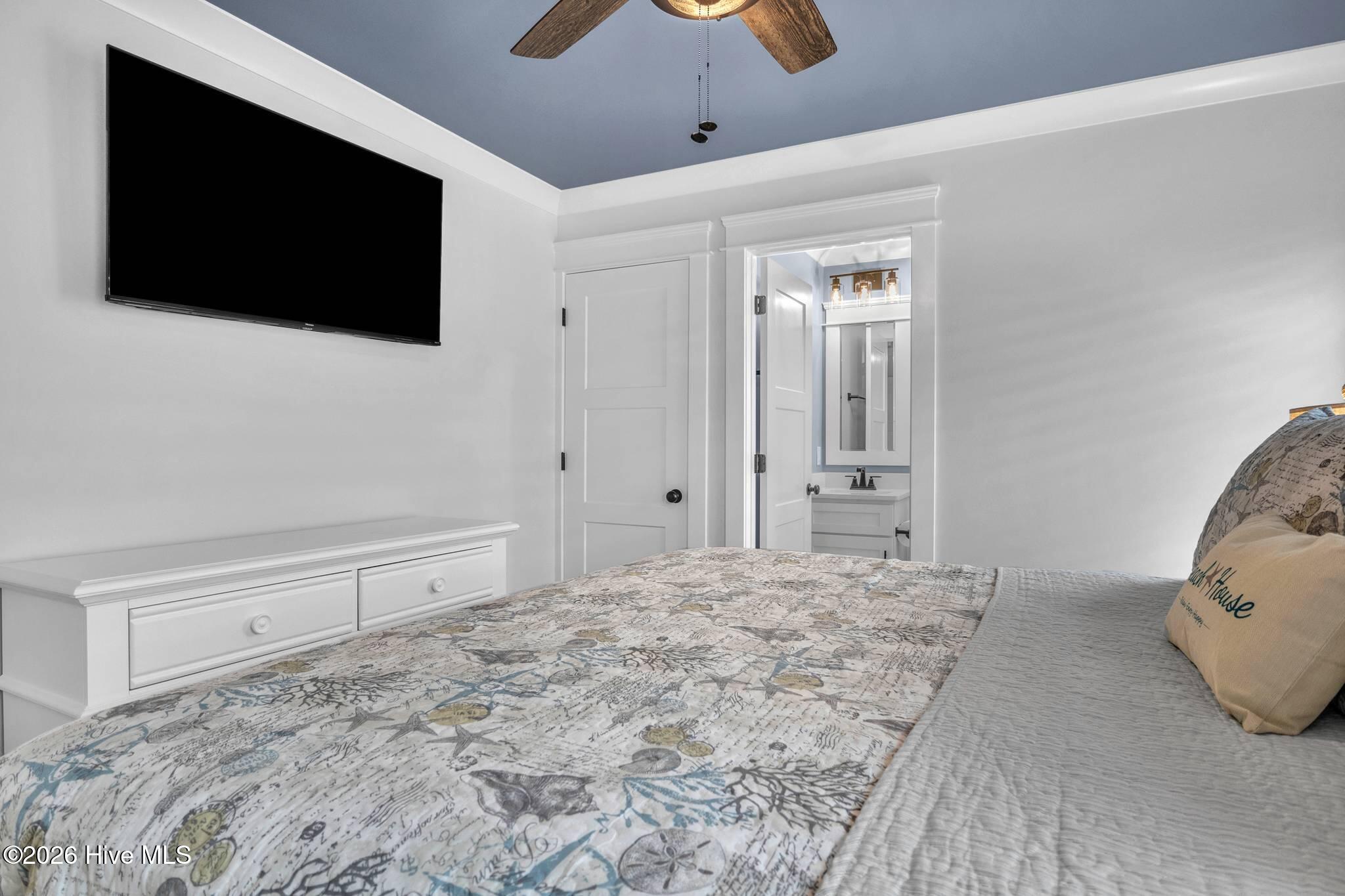 100558345 | Photo 50