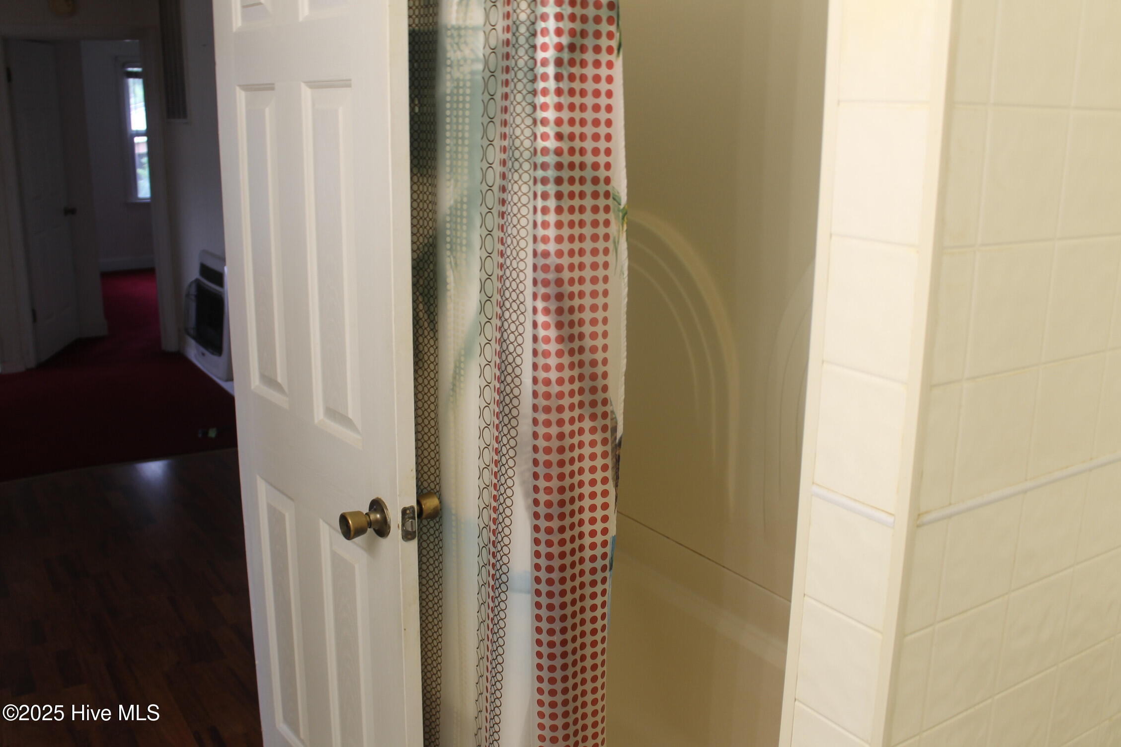 100535737 | Photo 16