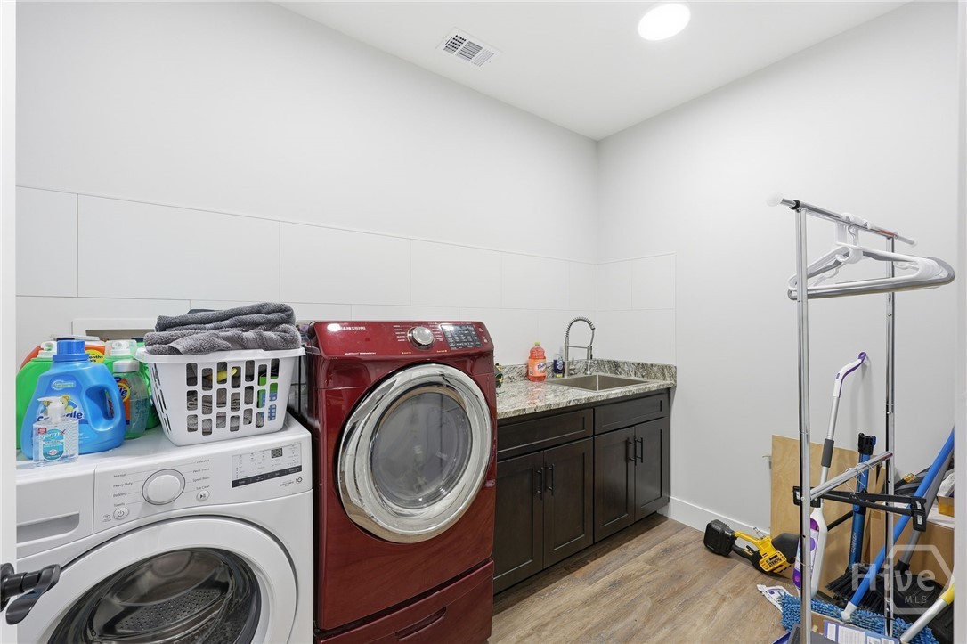 Laundry room with sink
