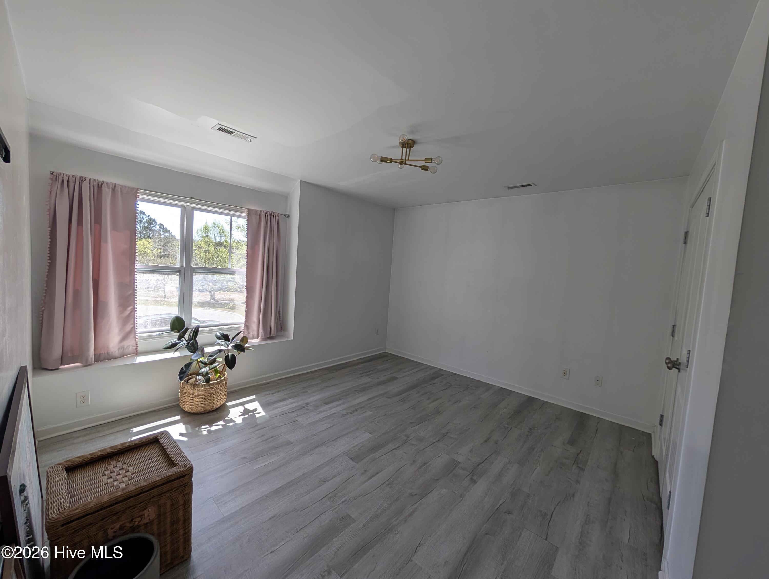 100550556 | Photo 15