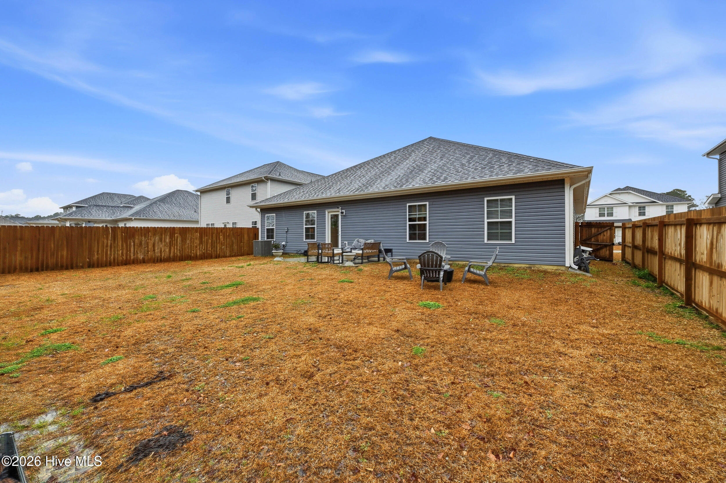 100557848 | Photo 32