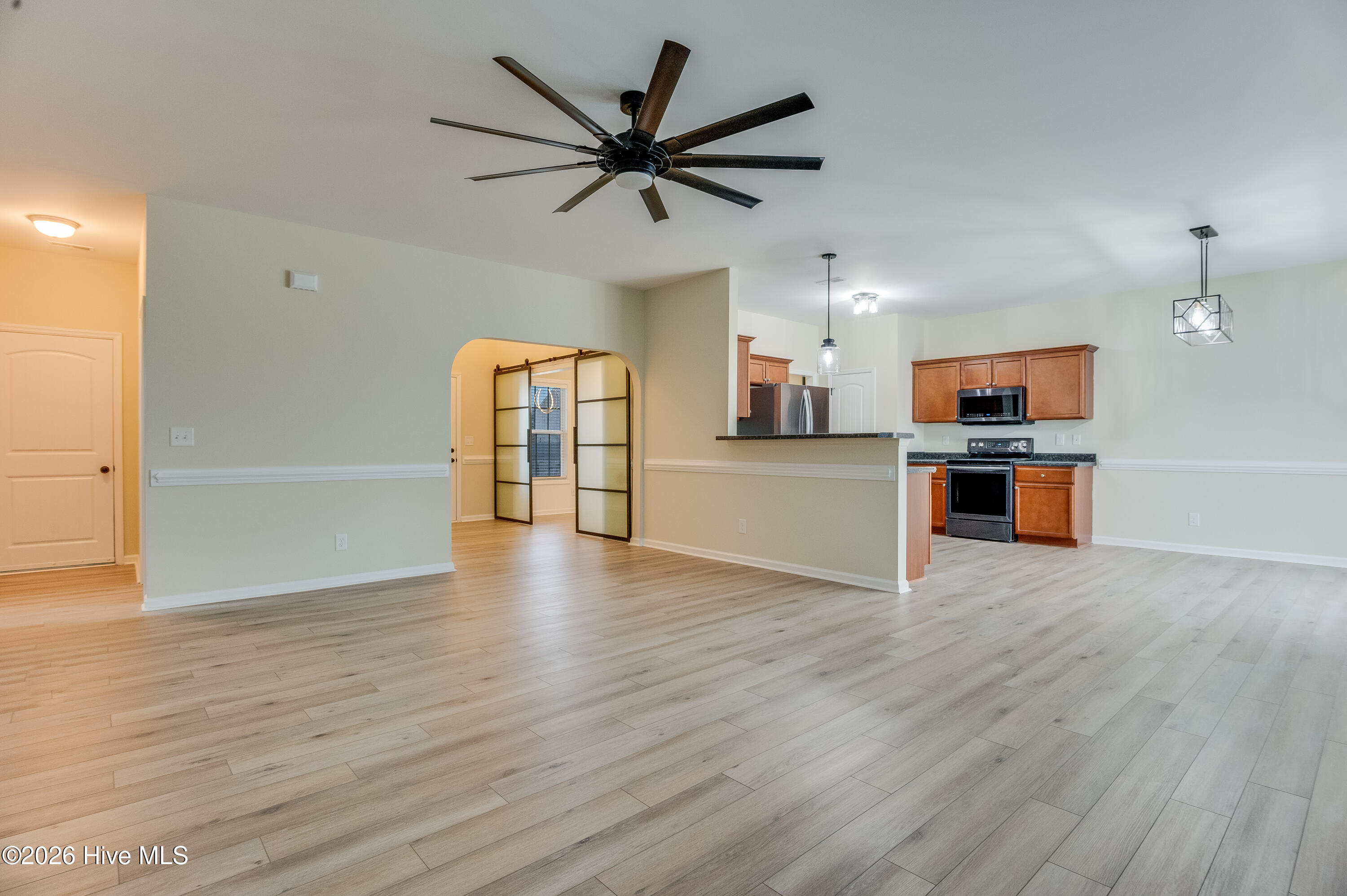 100545678 | Photo 13