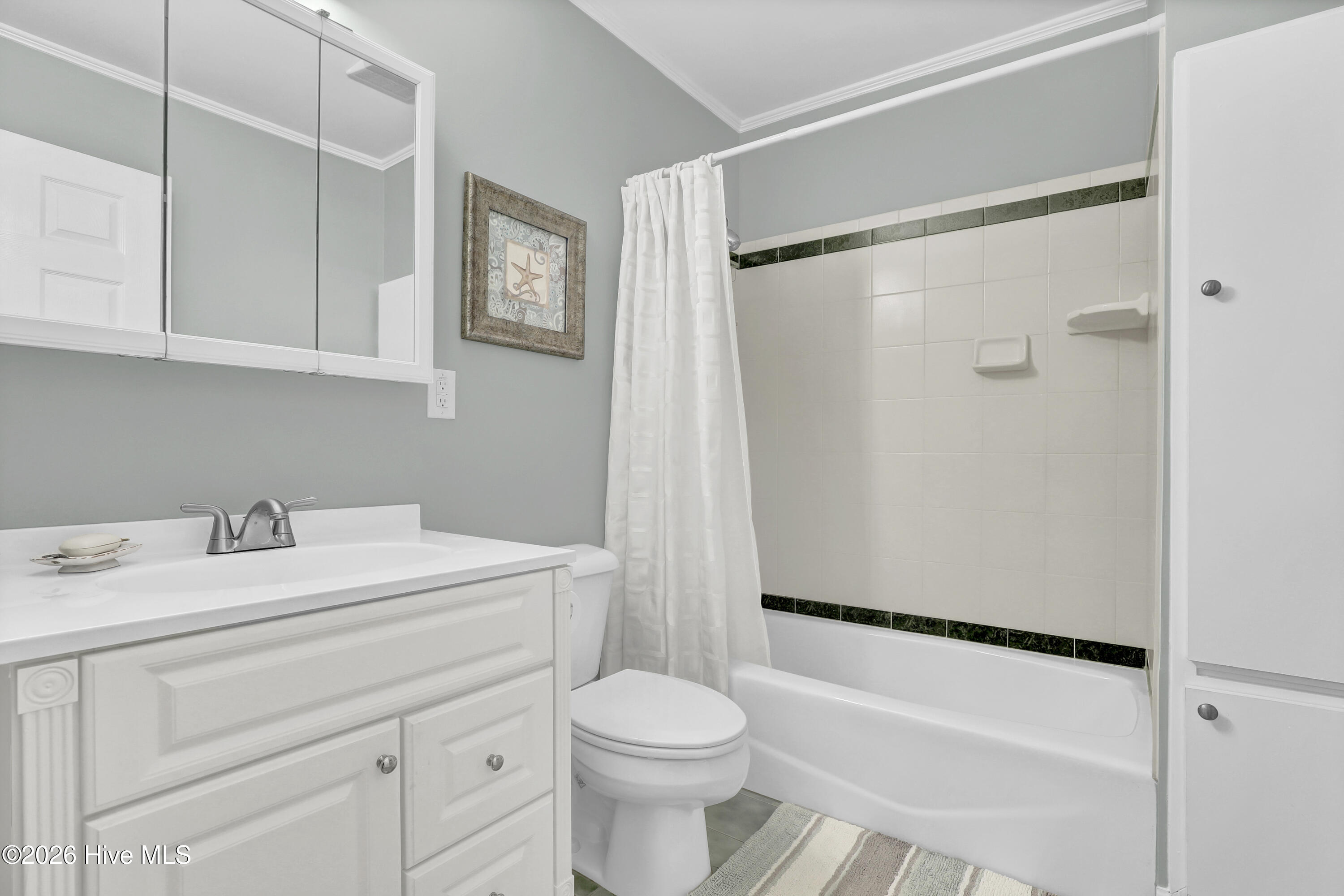 100563243 | Photo 40