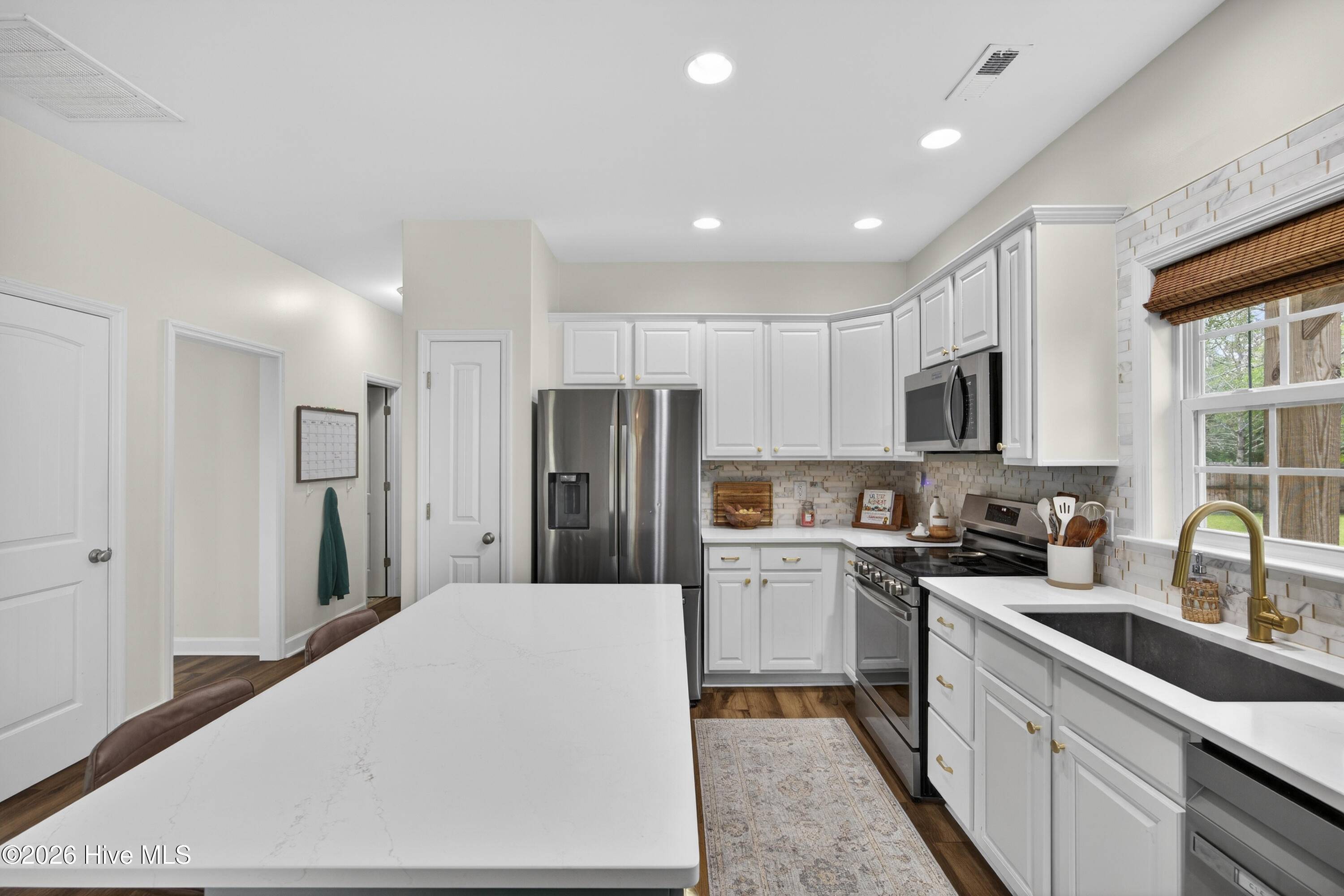 100565225 | Photo 23