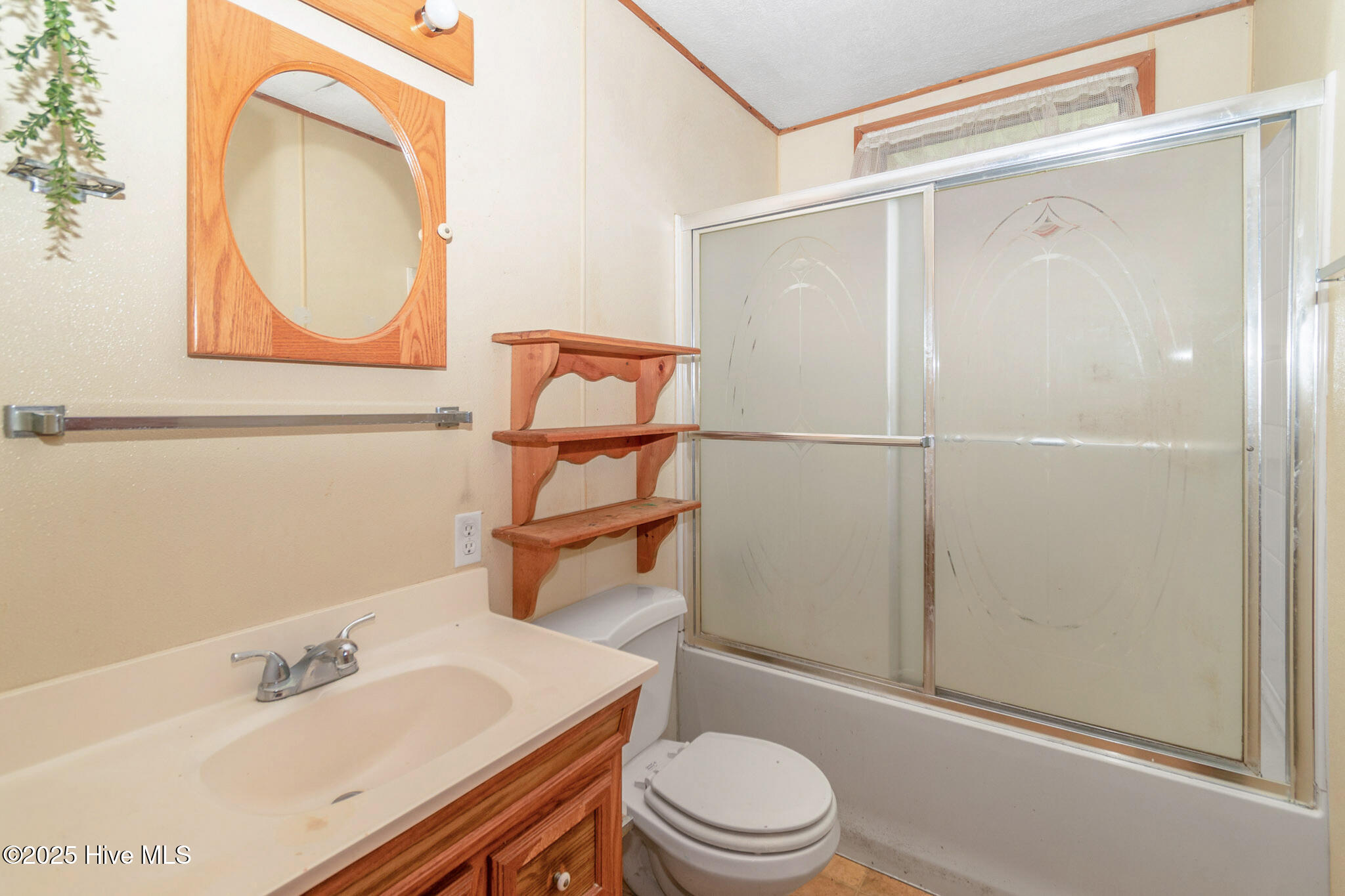 Homes for sale in Lenoir, NC | 811 Queens St Nw, Lenoir, NC 28645 | MLS# 100525367