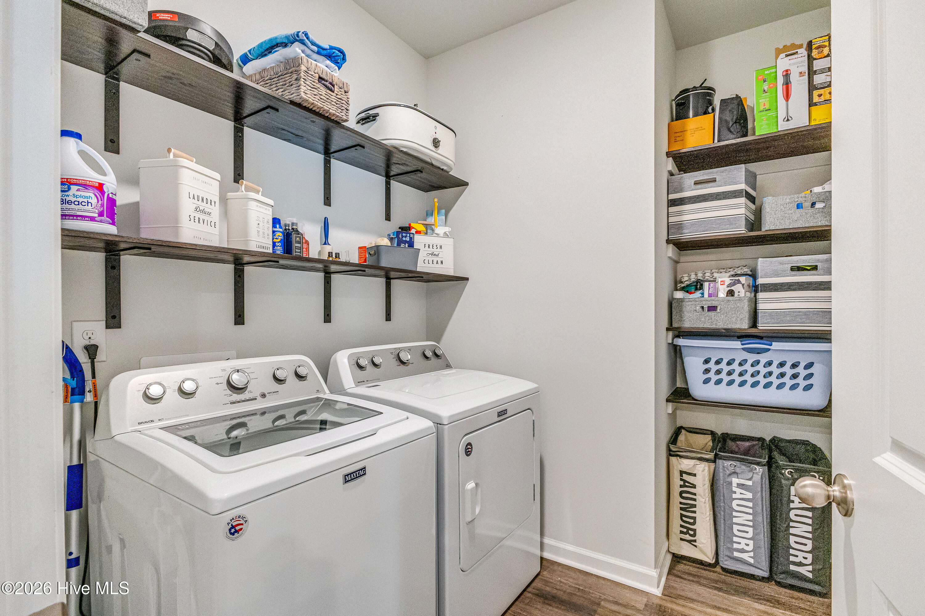 100549305 | Photo 36