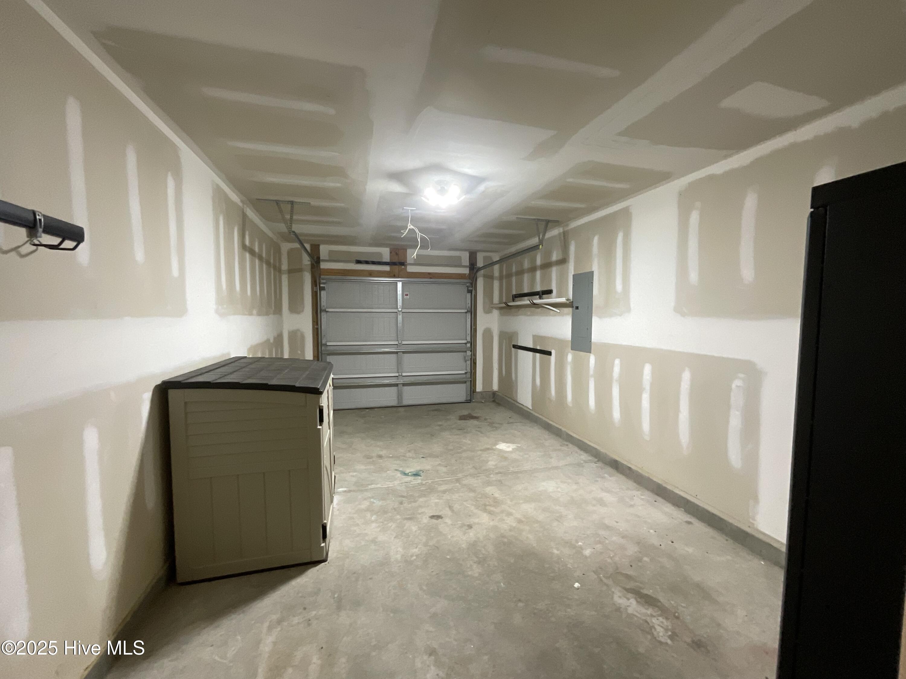 100545677 | Photo 16