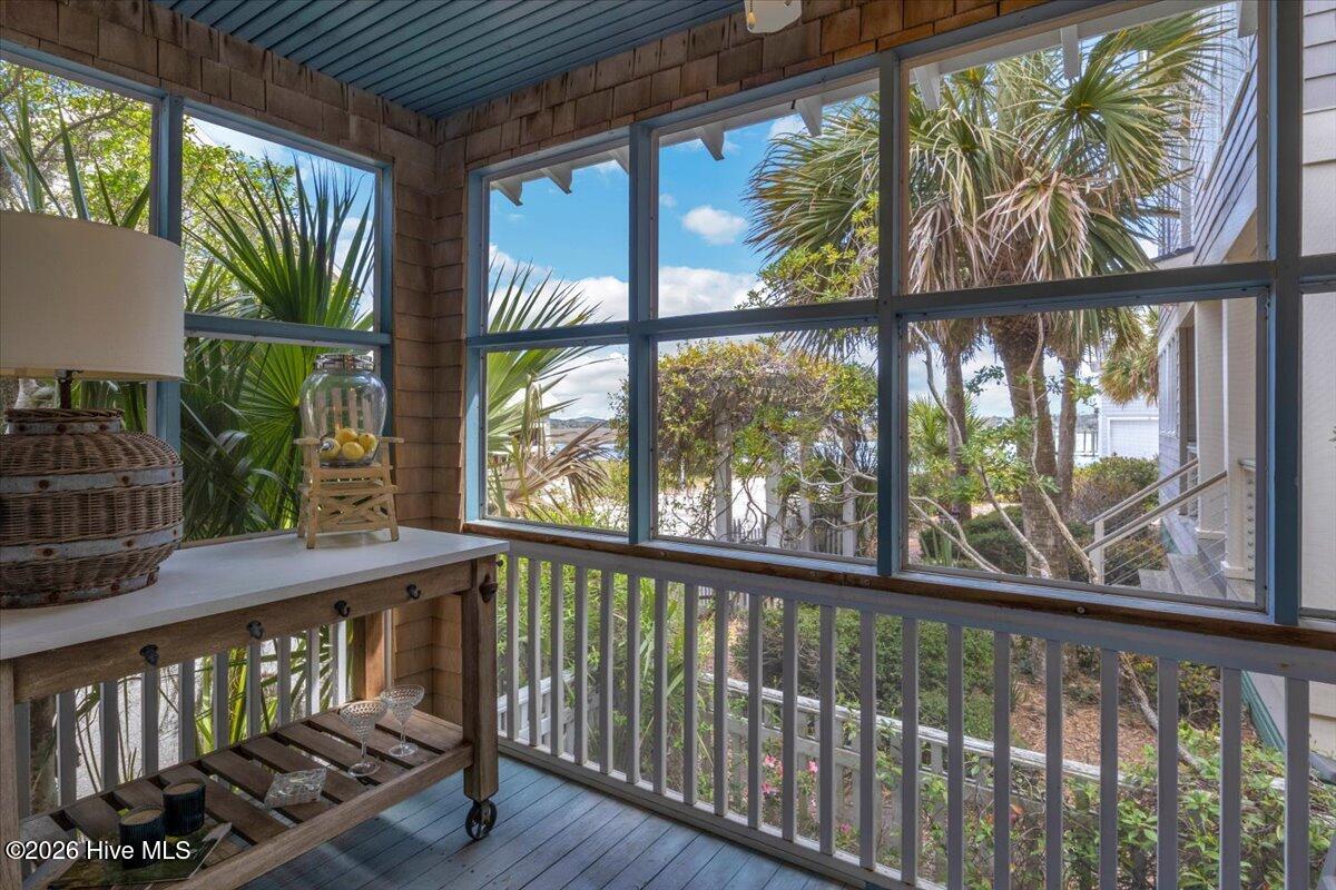 100563686 | Photo 19