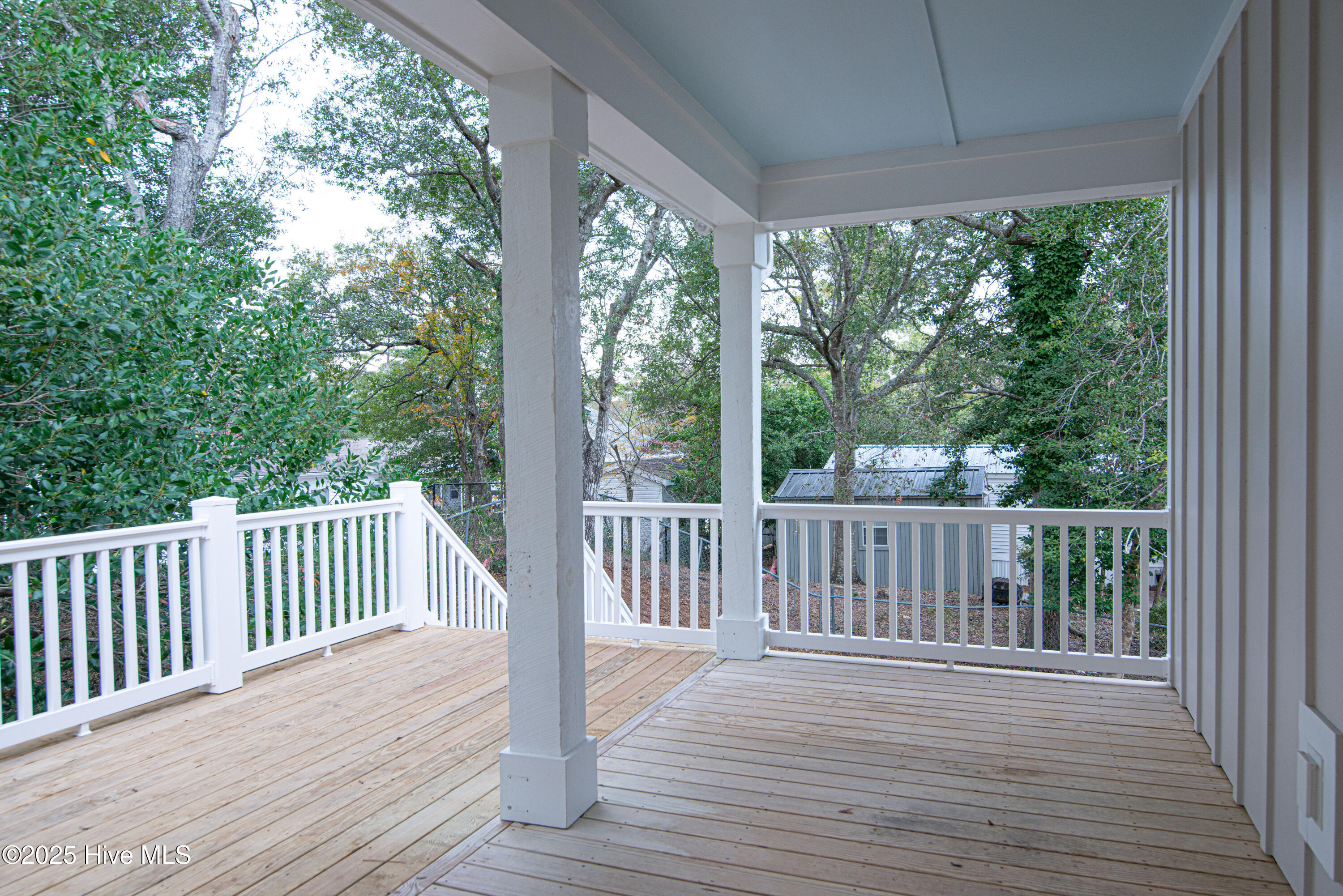 100542674 | Photo 17