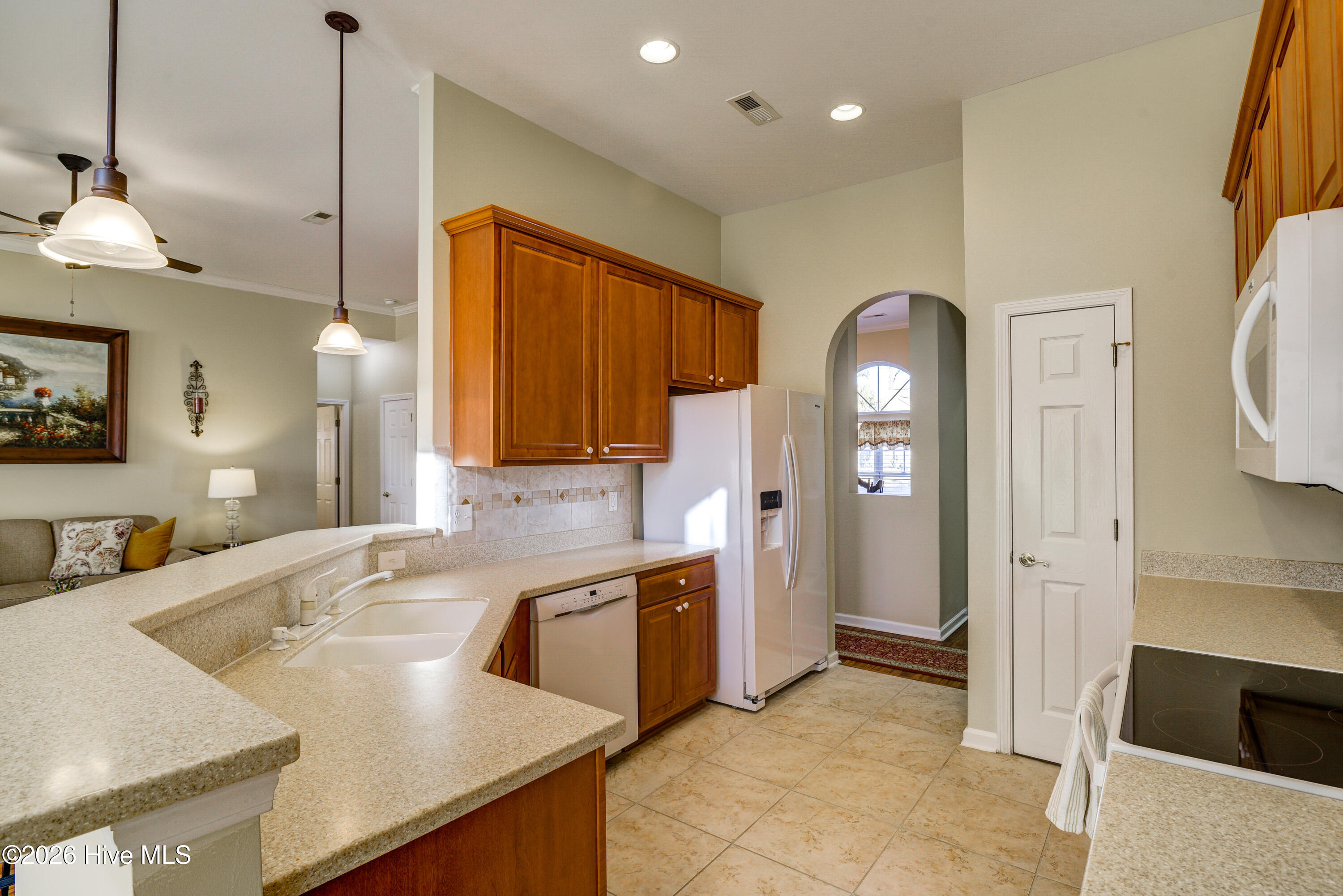 100554732 | Photo 13