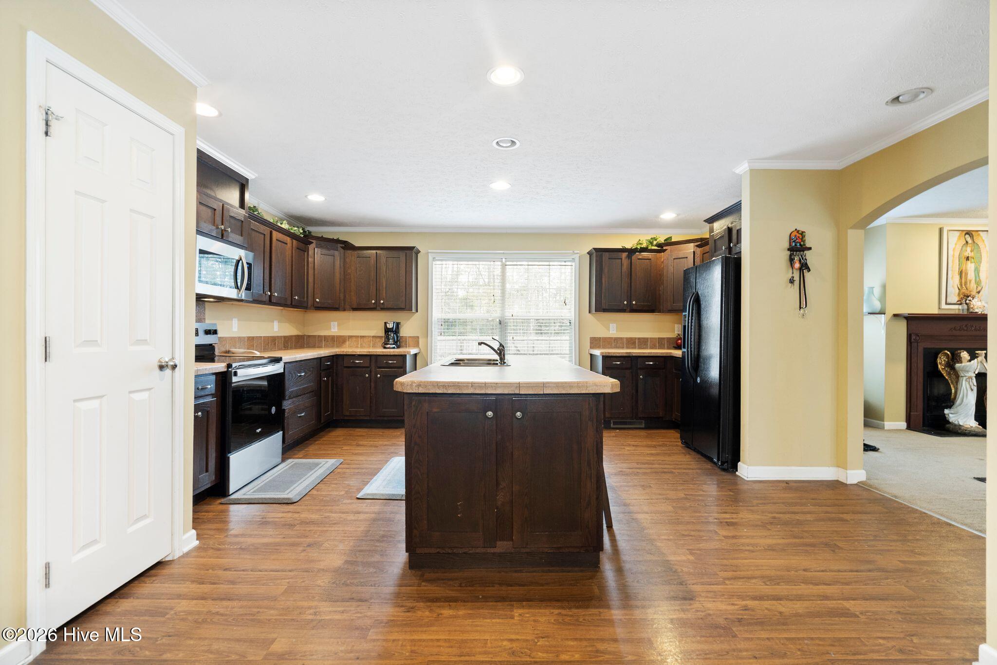 100558385 | Photo 19