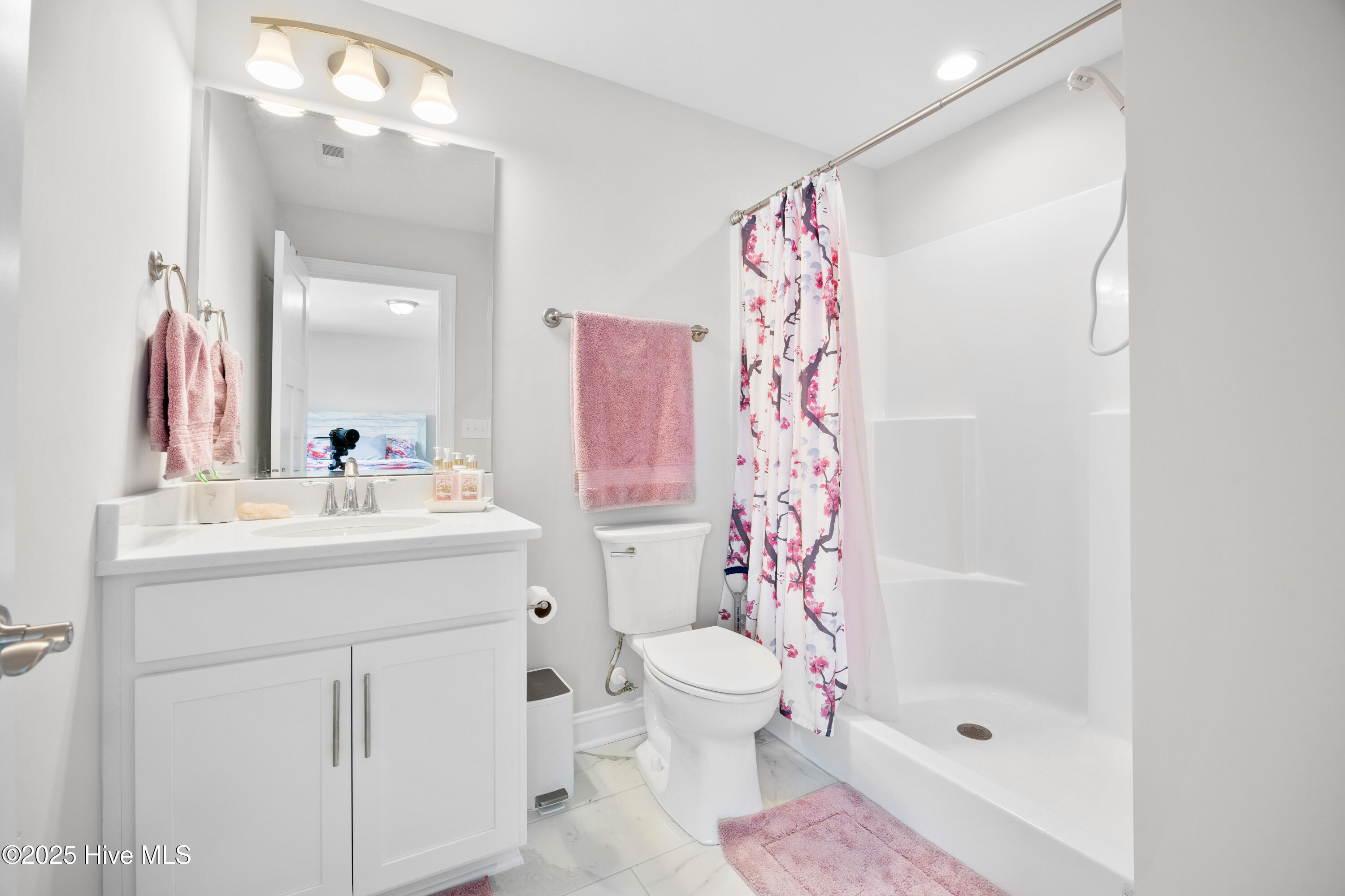 100531716 | Photo 23