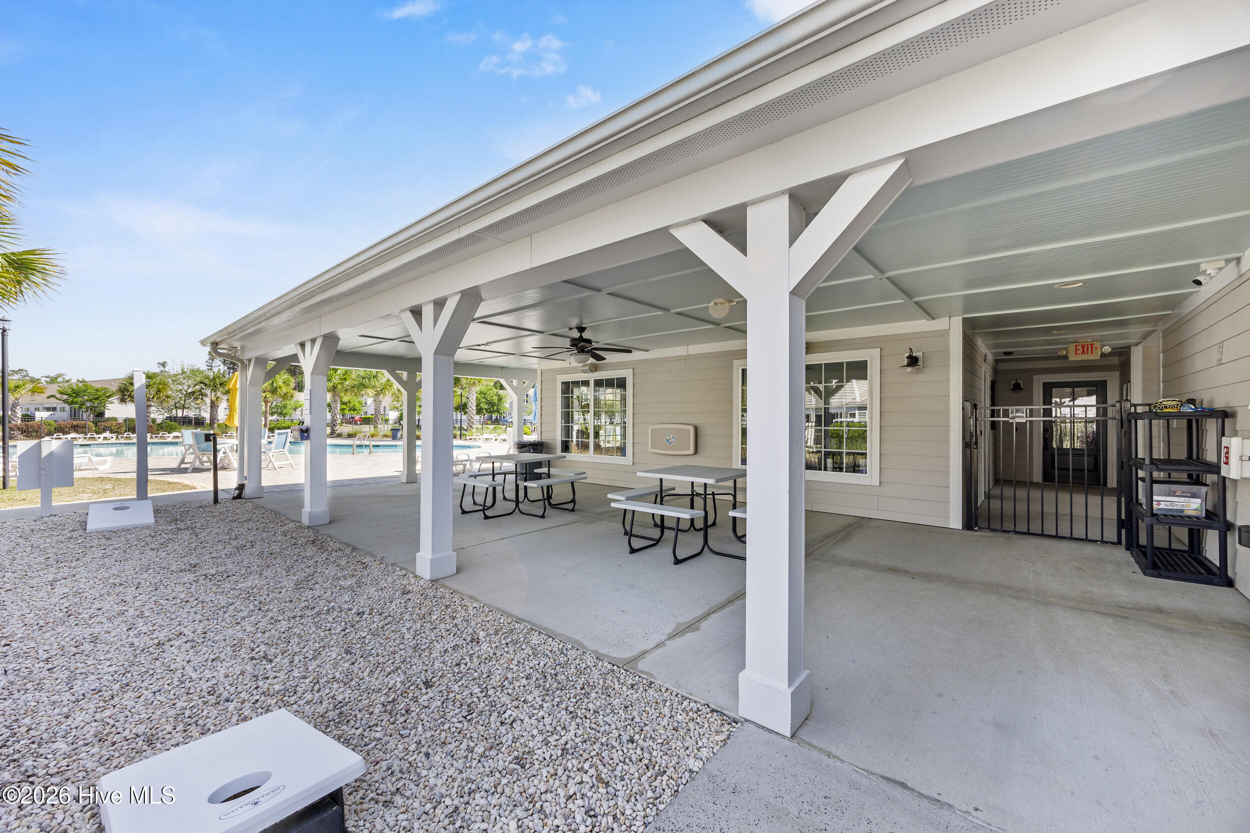 100570393 | Photo 36