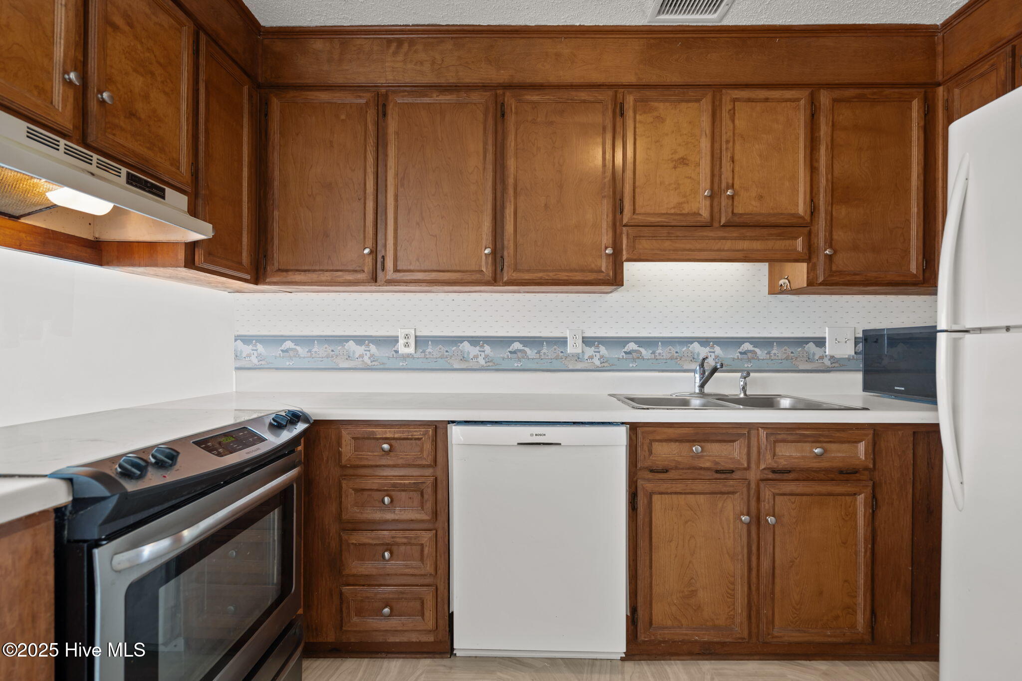 100547004 | Photo 15