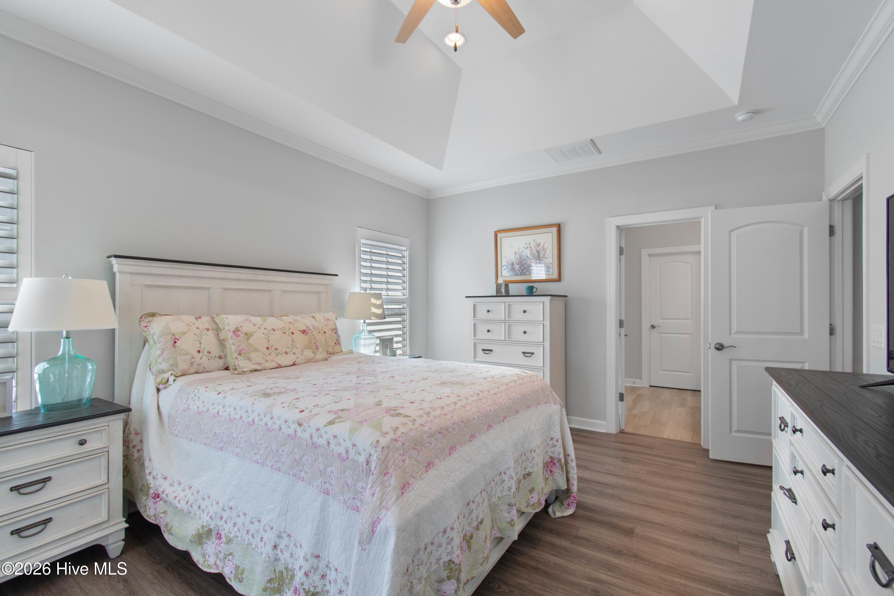 100559235 | Photo 25