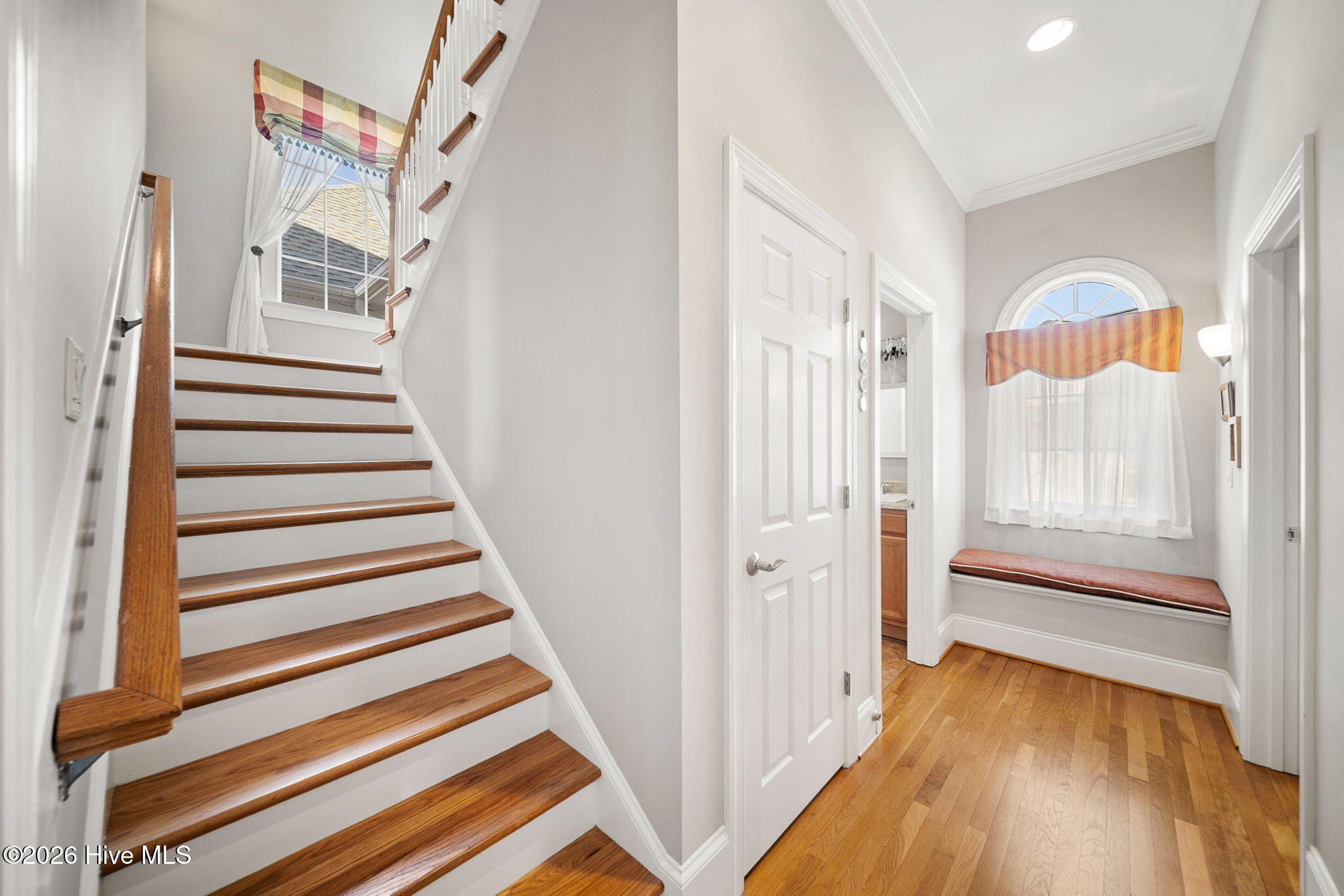 100560787 | Photo 35