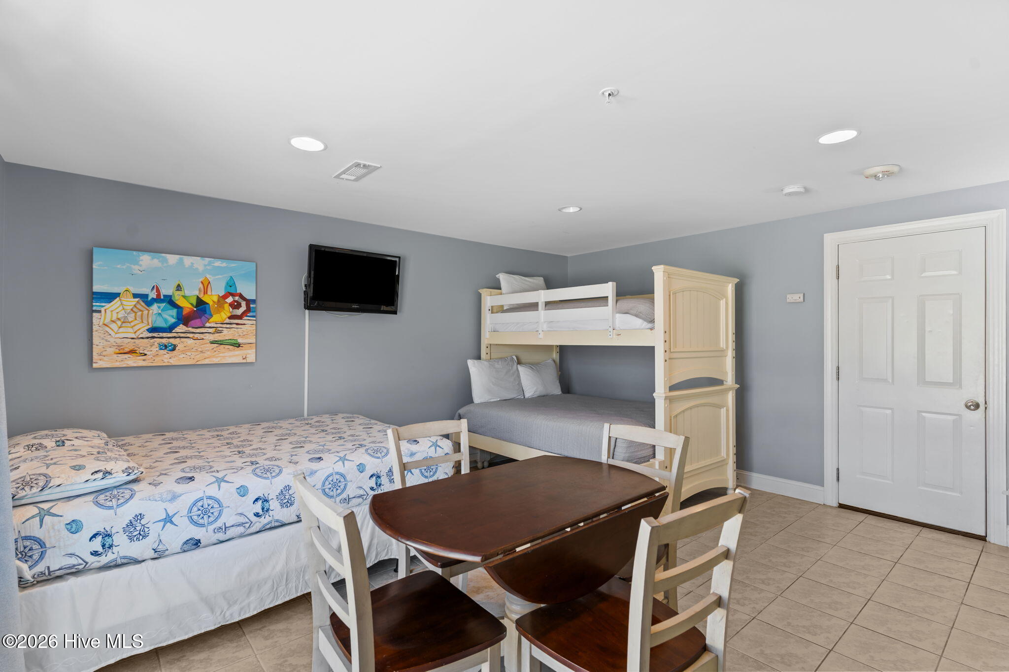 100530858 | Photo 53