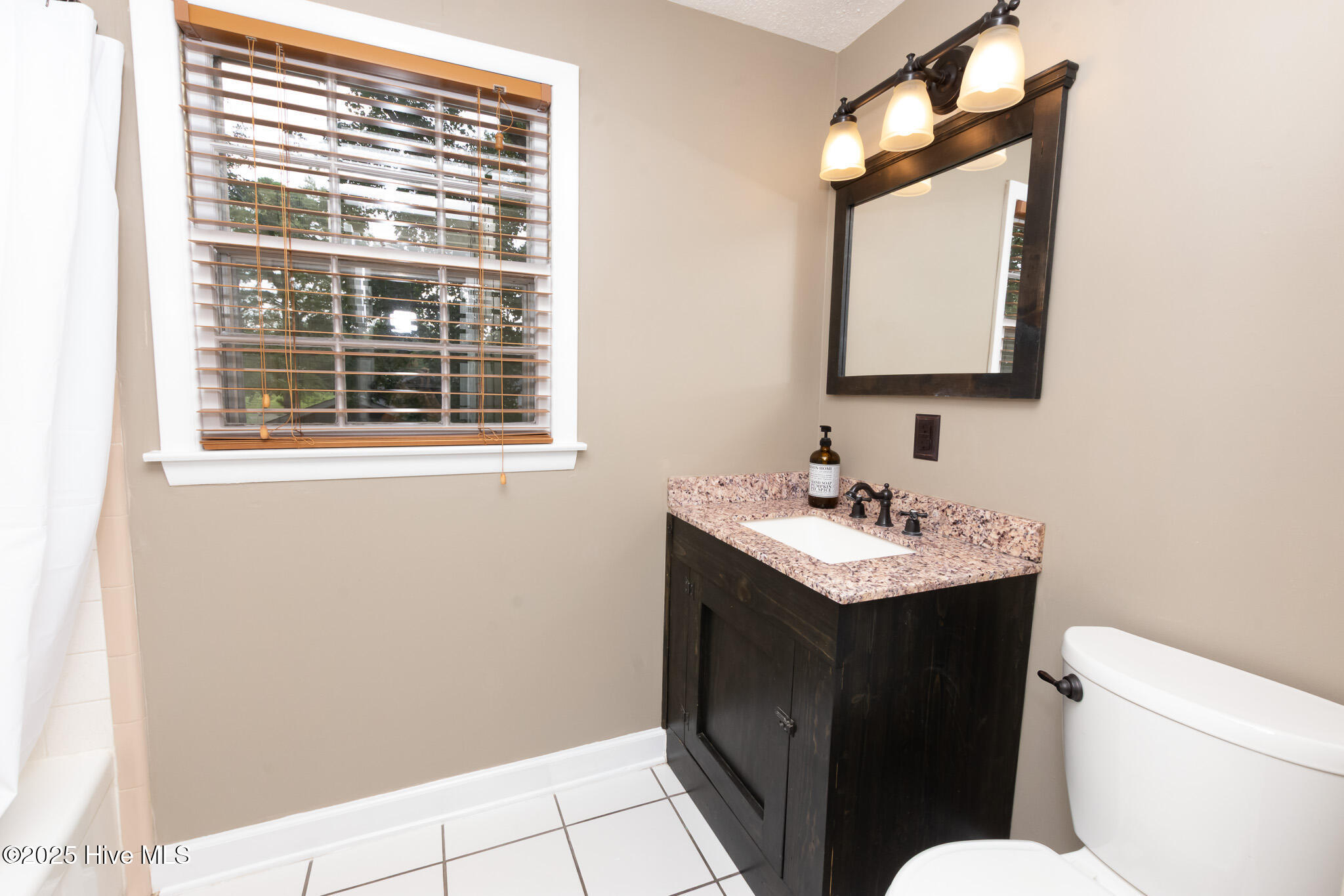 100529268 | Photo 22