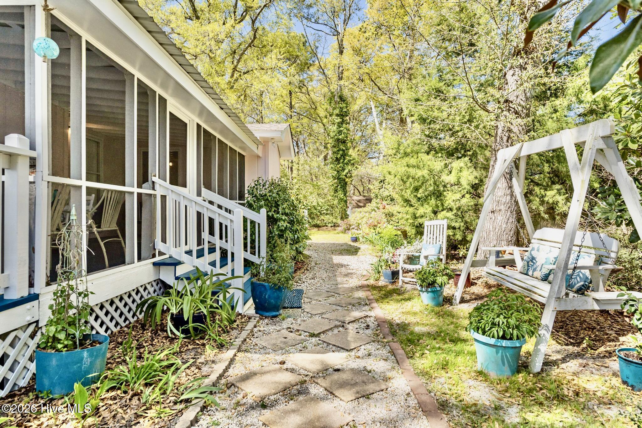 100561830 | Photo 30