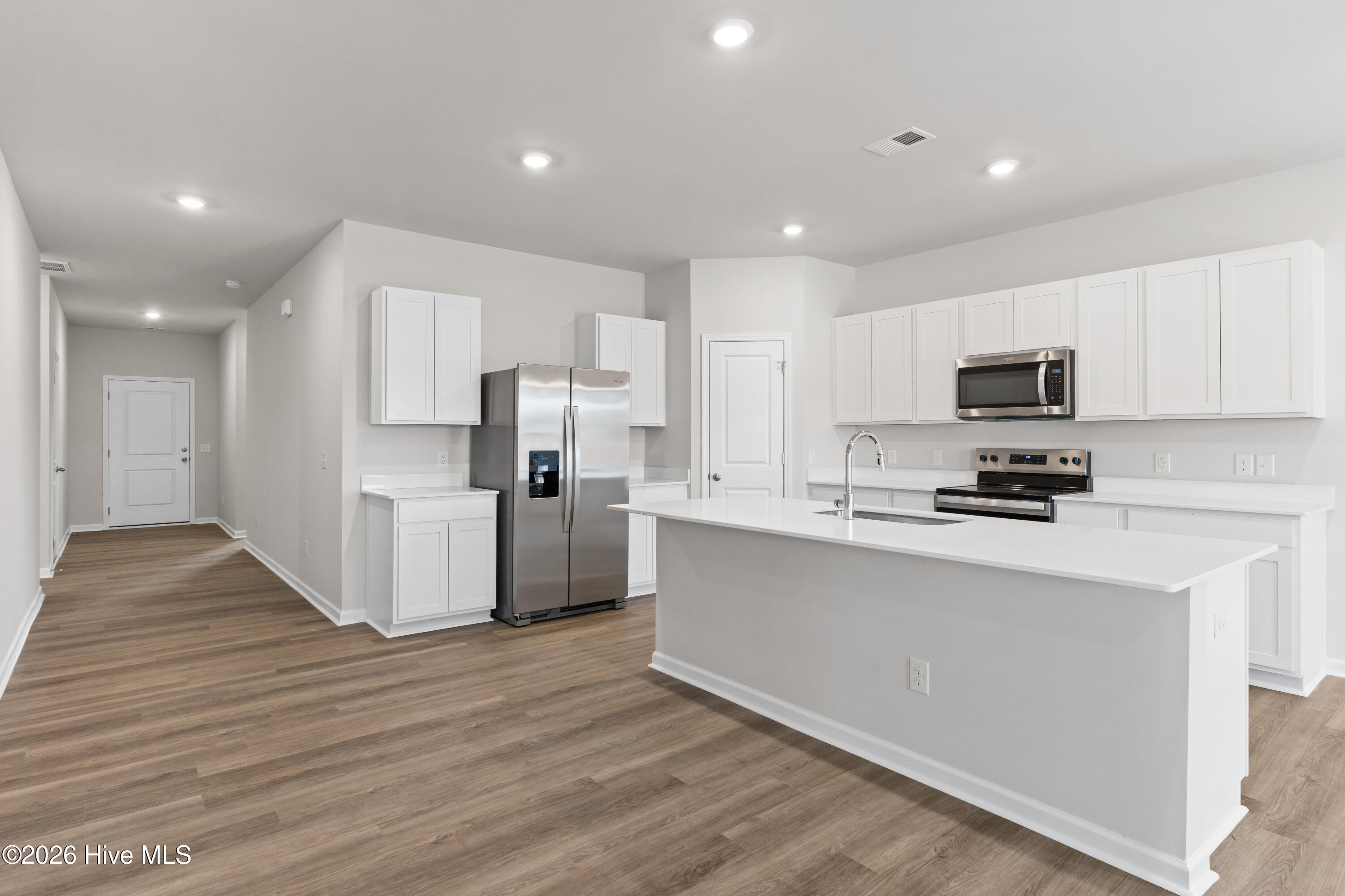 100560303 | Photo 20