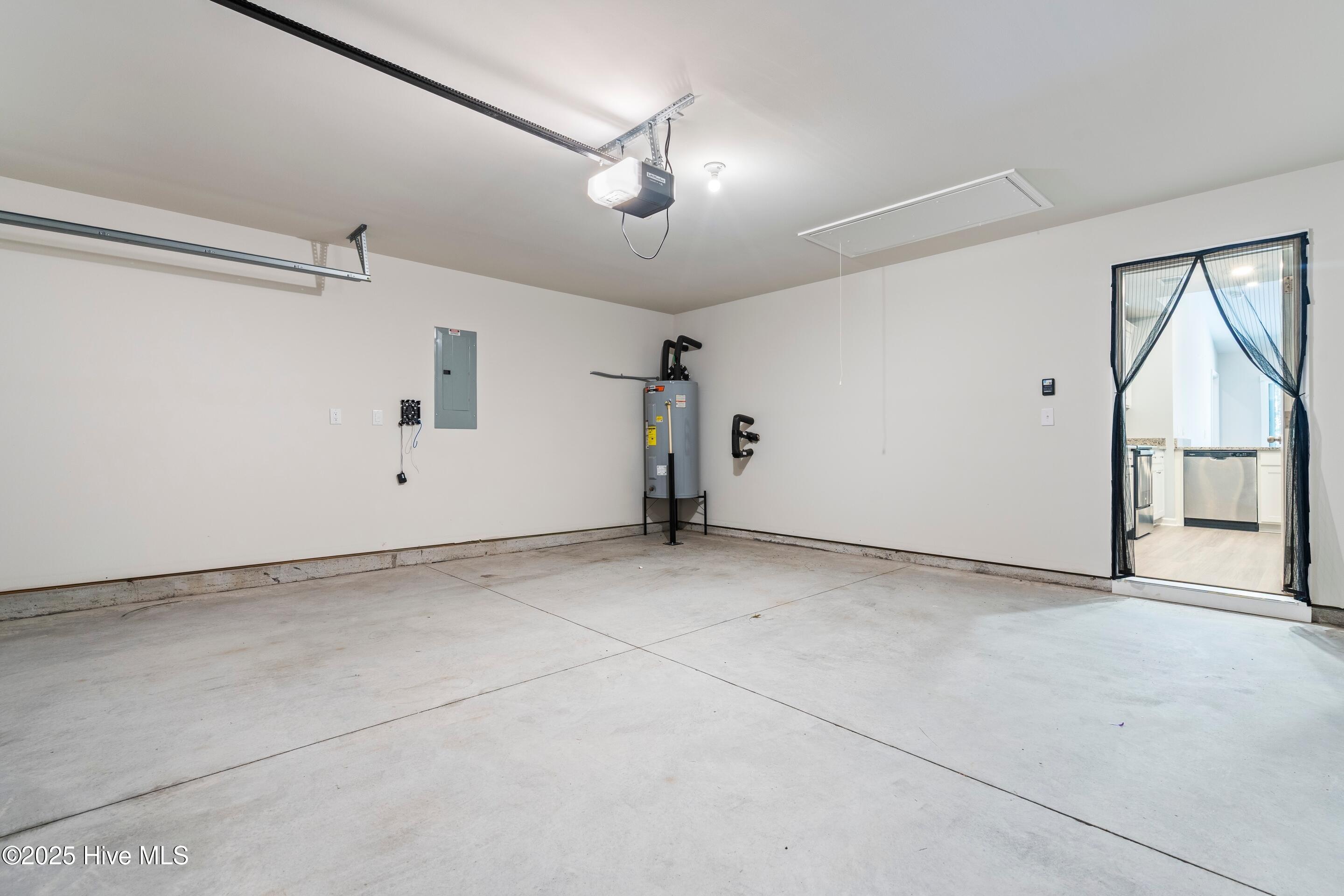 100539921 | Photo 26