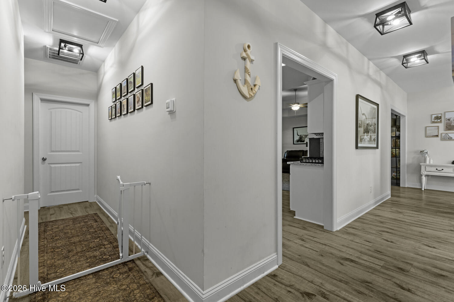 100549139 | Photo 32