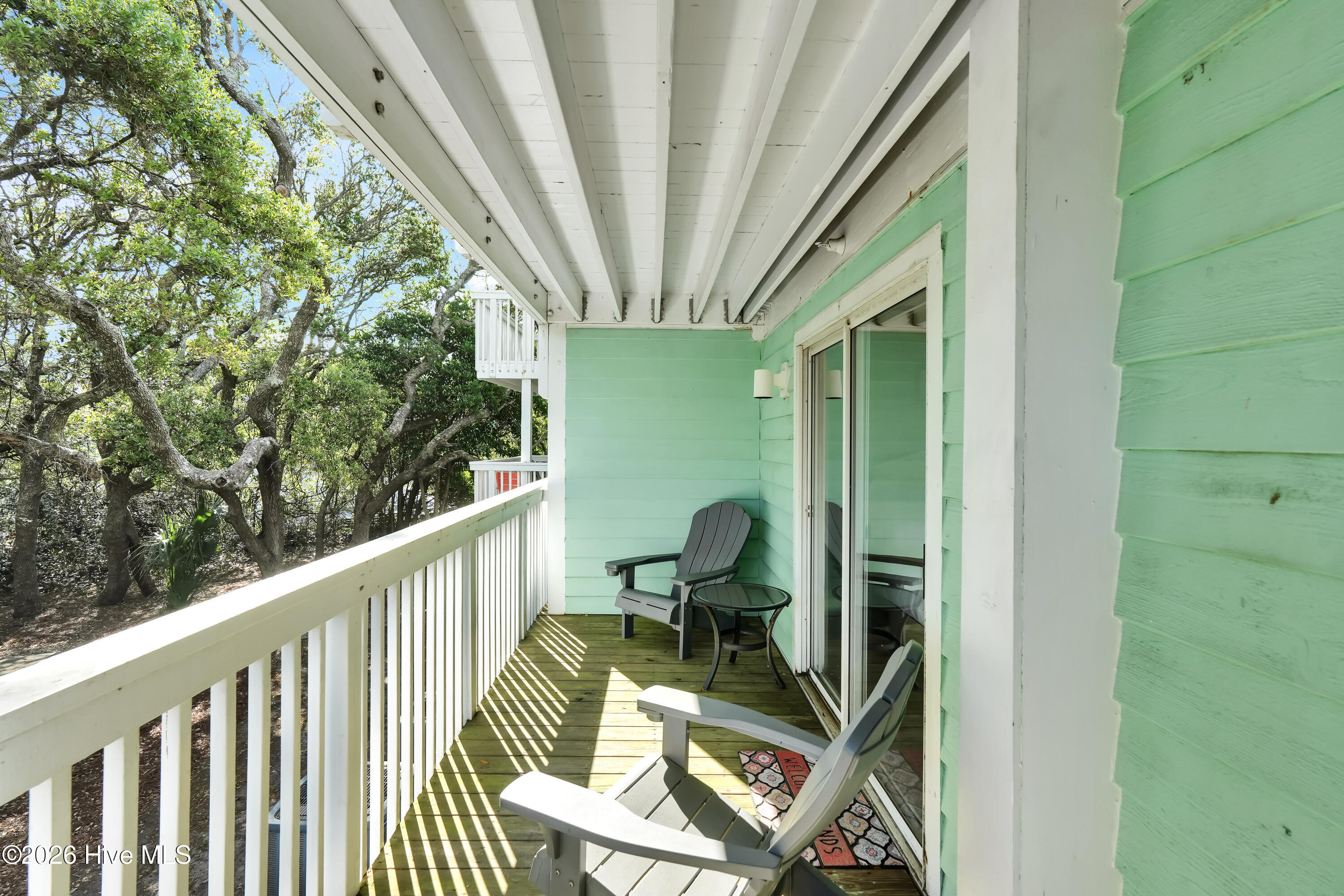 100568340 | Photo 28