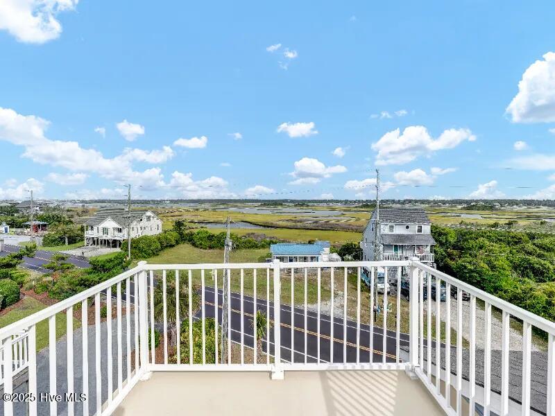 100541216 | Photo 38