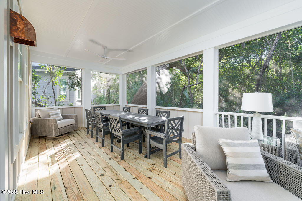 100564686 | Photo 18