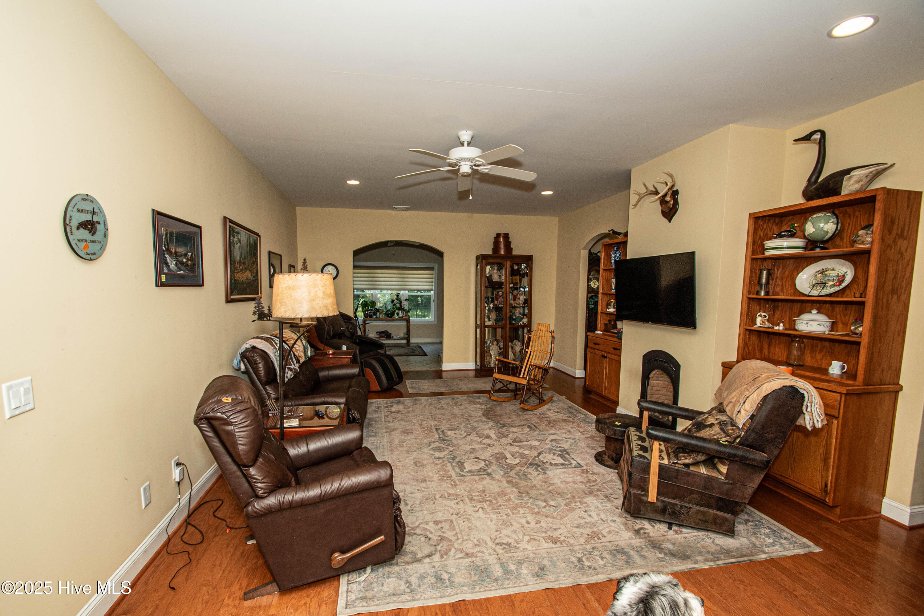 100544337 | Photo 25