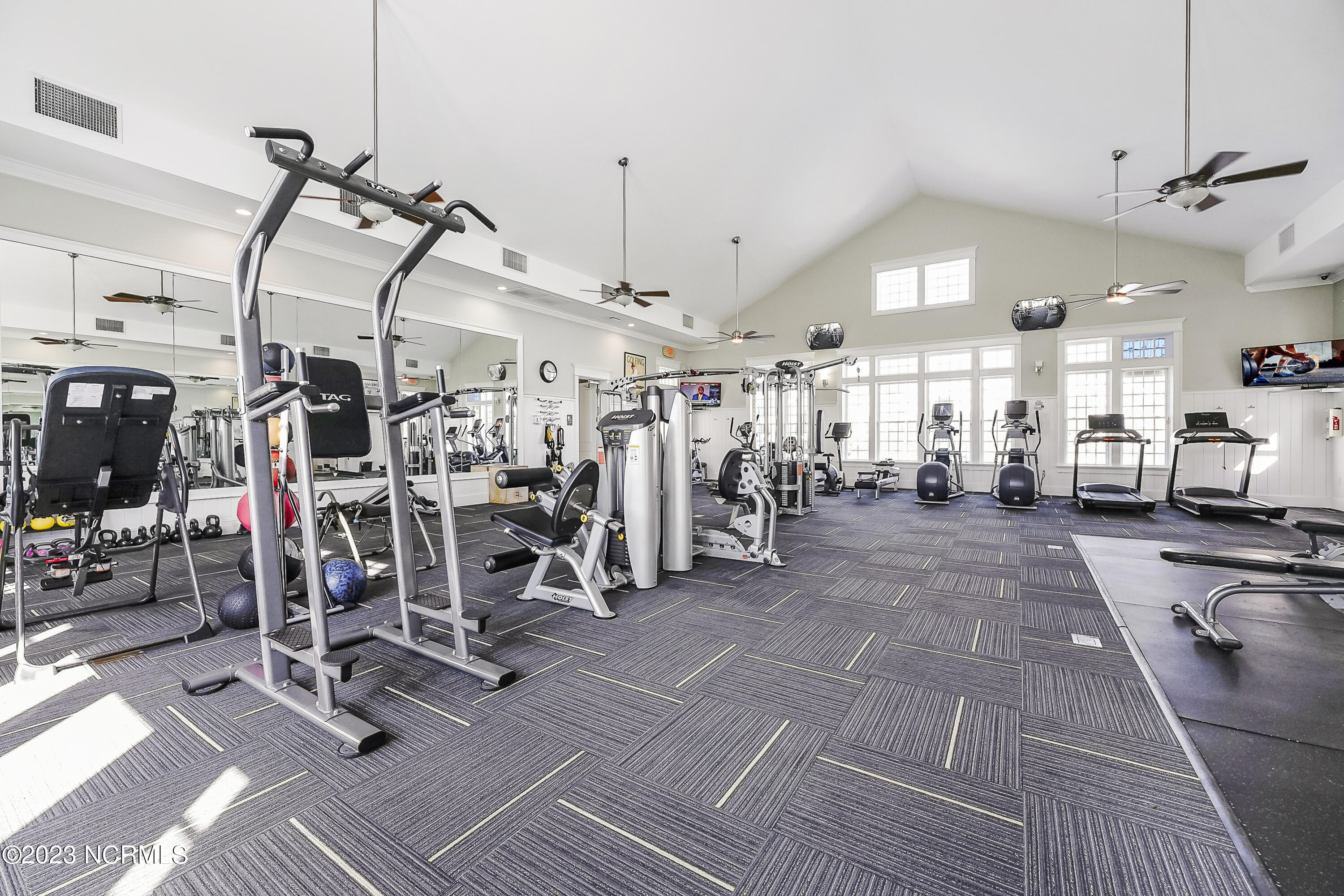 100535836 | Photo 14