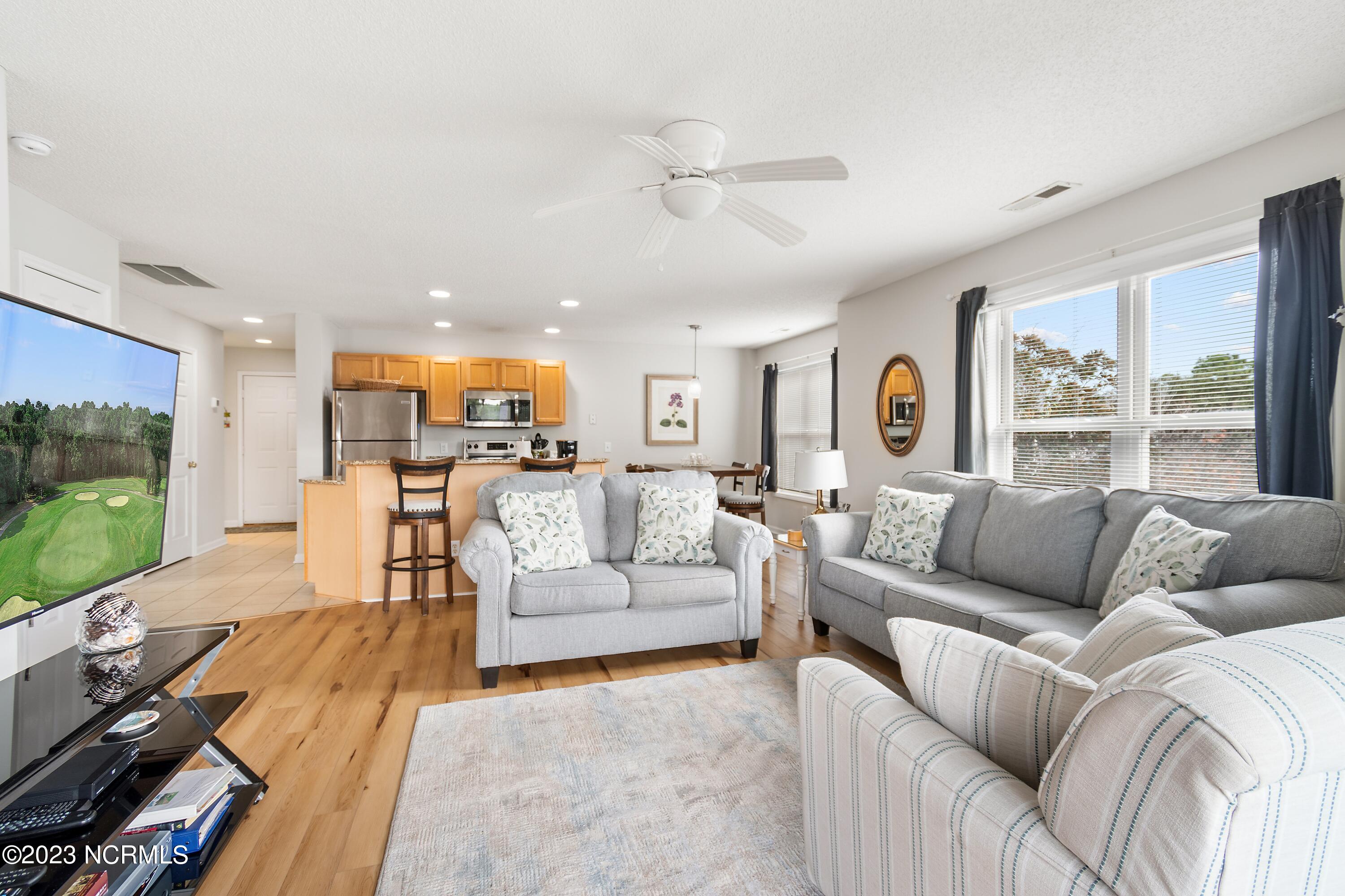 100564756 | Photo 16